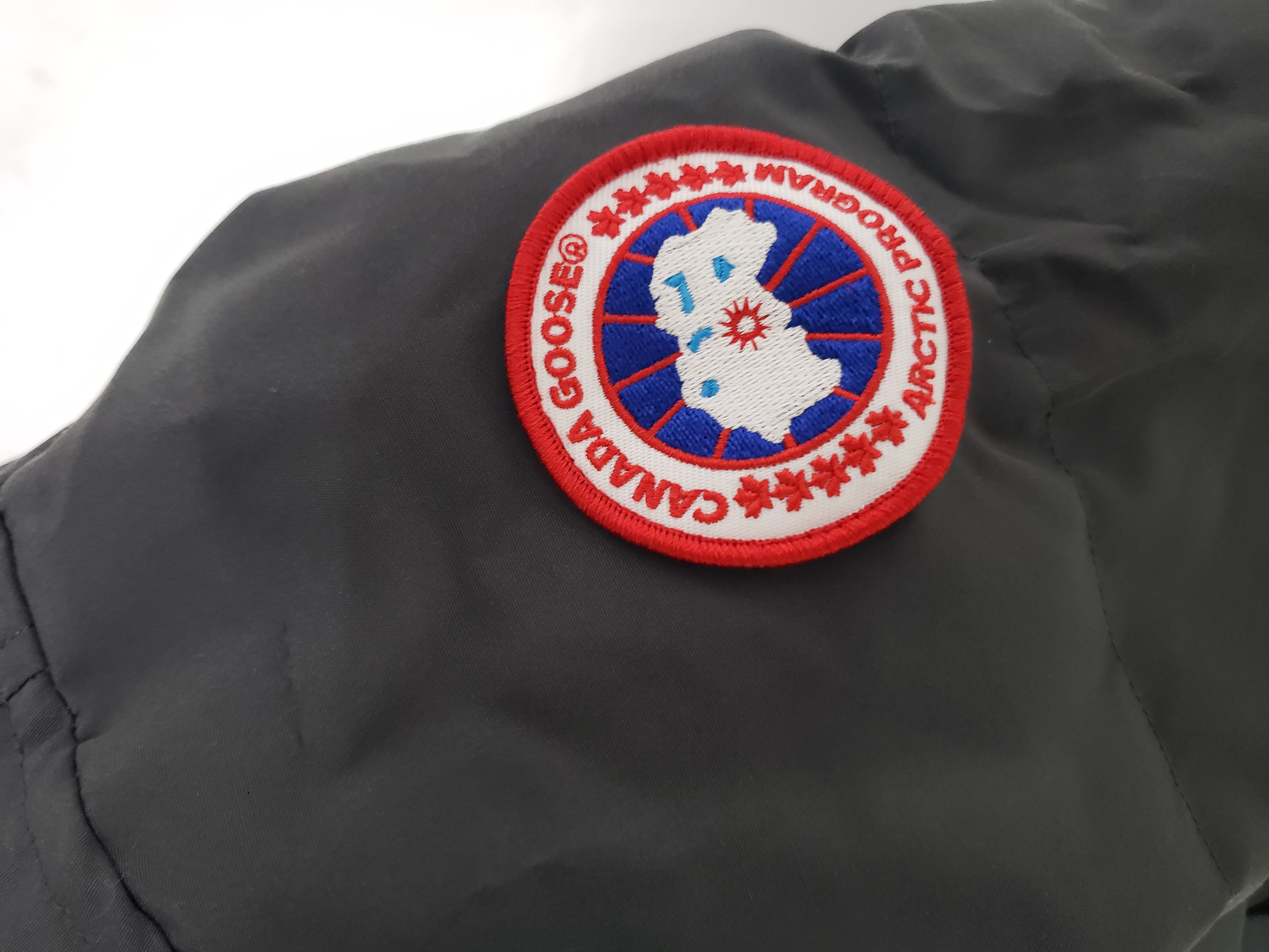 Canada Goose Heren Macmillan Parka Grey Down Jacket Red Label review Stockicks 03