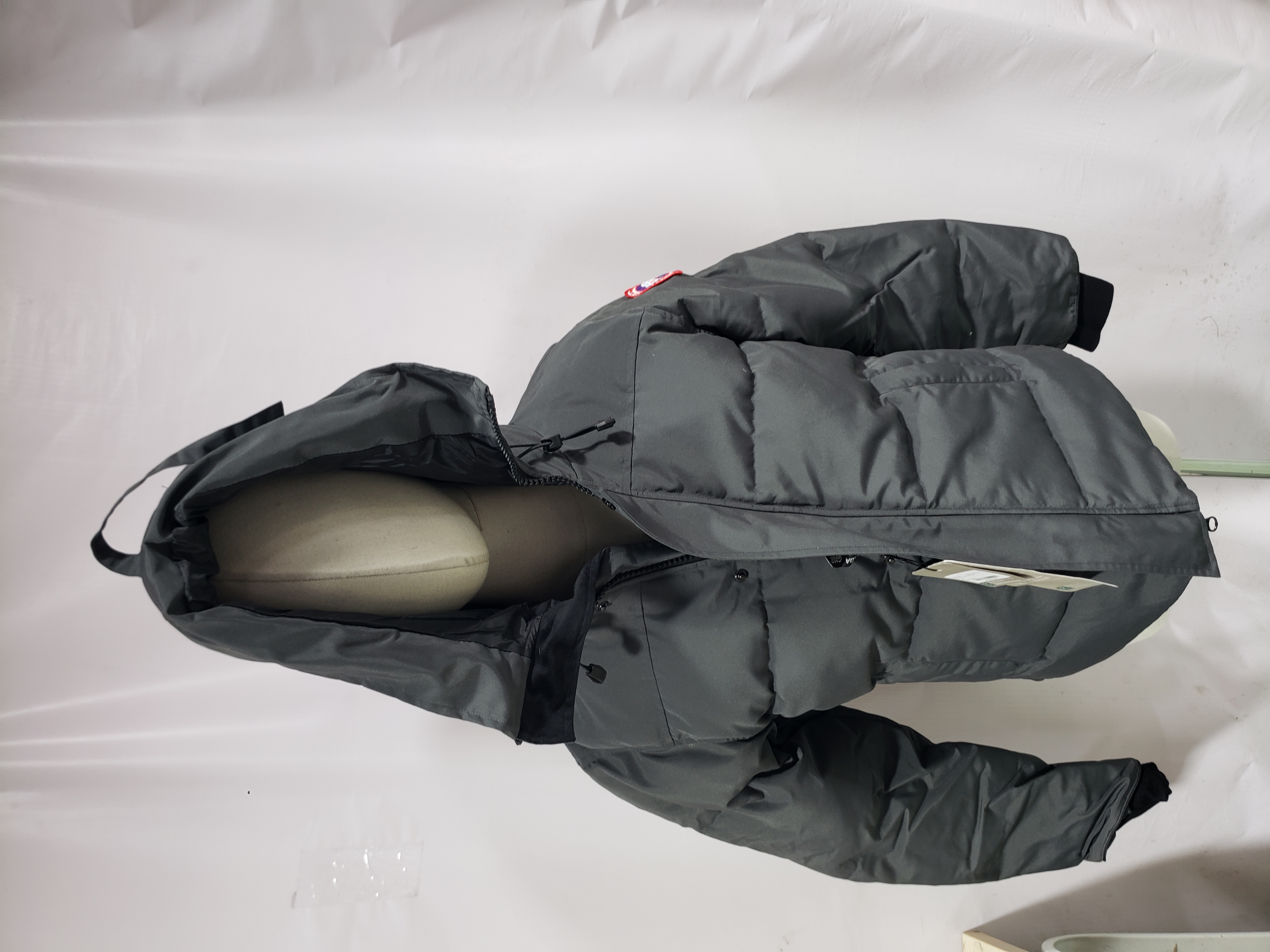 Canada Goose Heren Macmillan Parka Grey Down Jacket Red Label review Stockicks 01