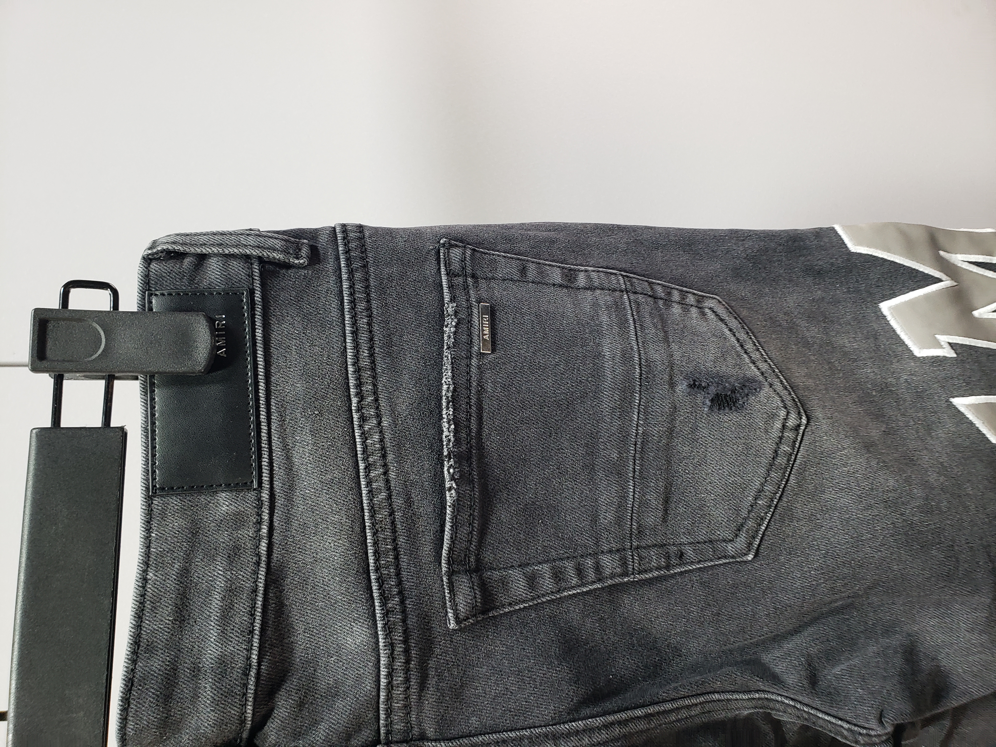 Amiri Jean 8903 review Stockicks 04