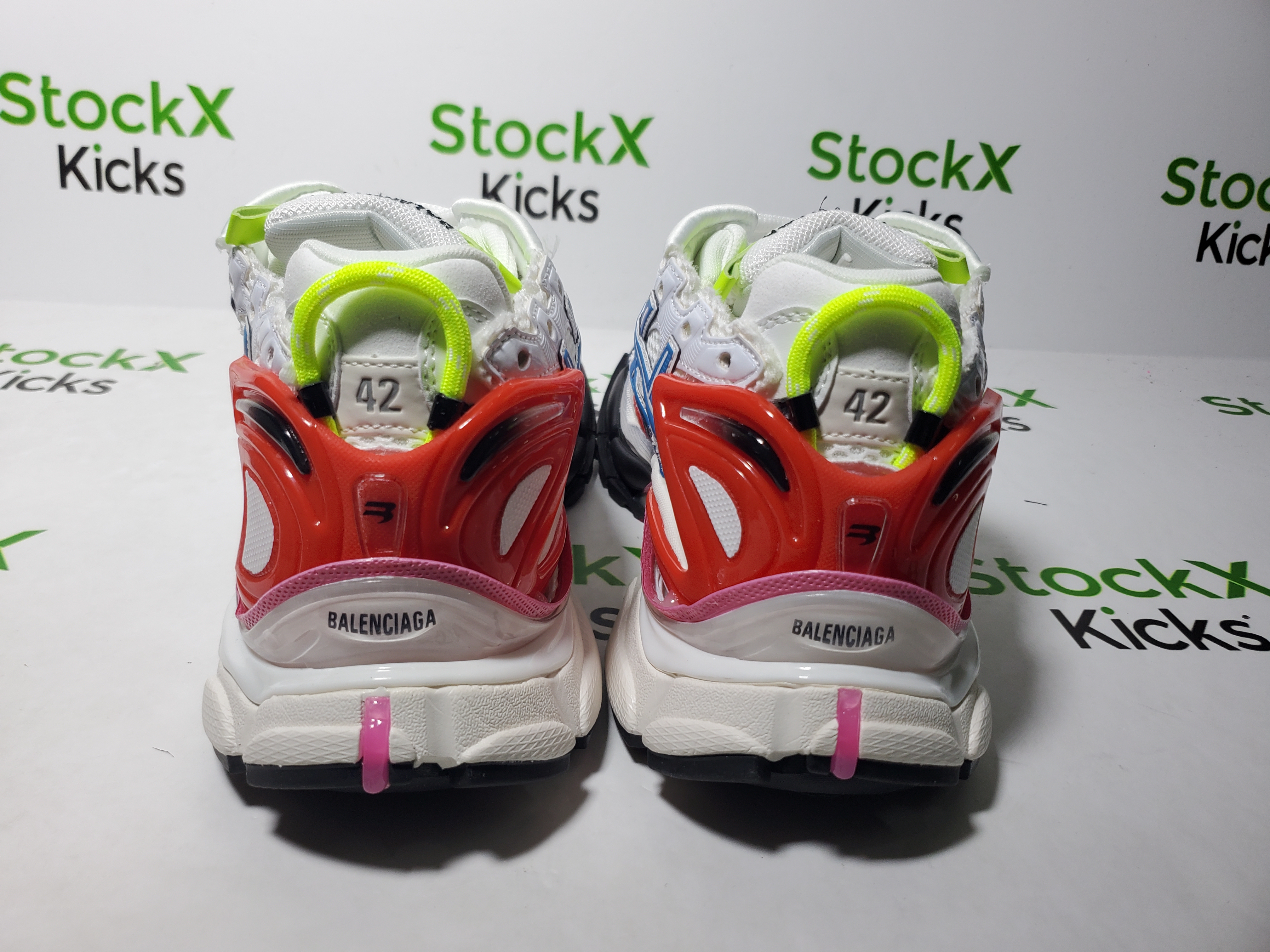 Balenciaga Runner White Blue Red 677402 W3RB6 9645 review Stockicks 03