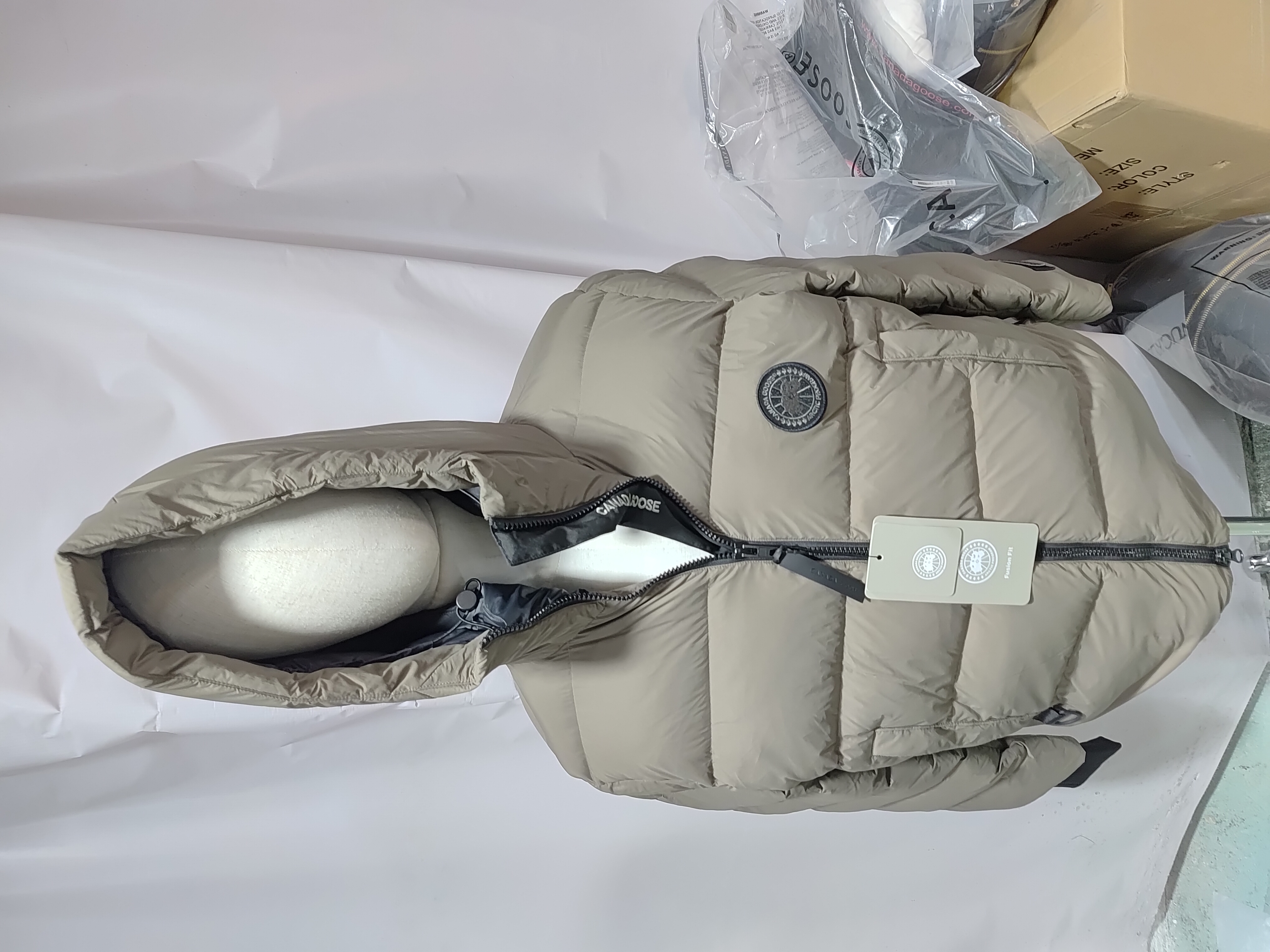 Canada Goose Wyndham Parka Brown Down Jacket review Stockicks 01