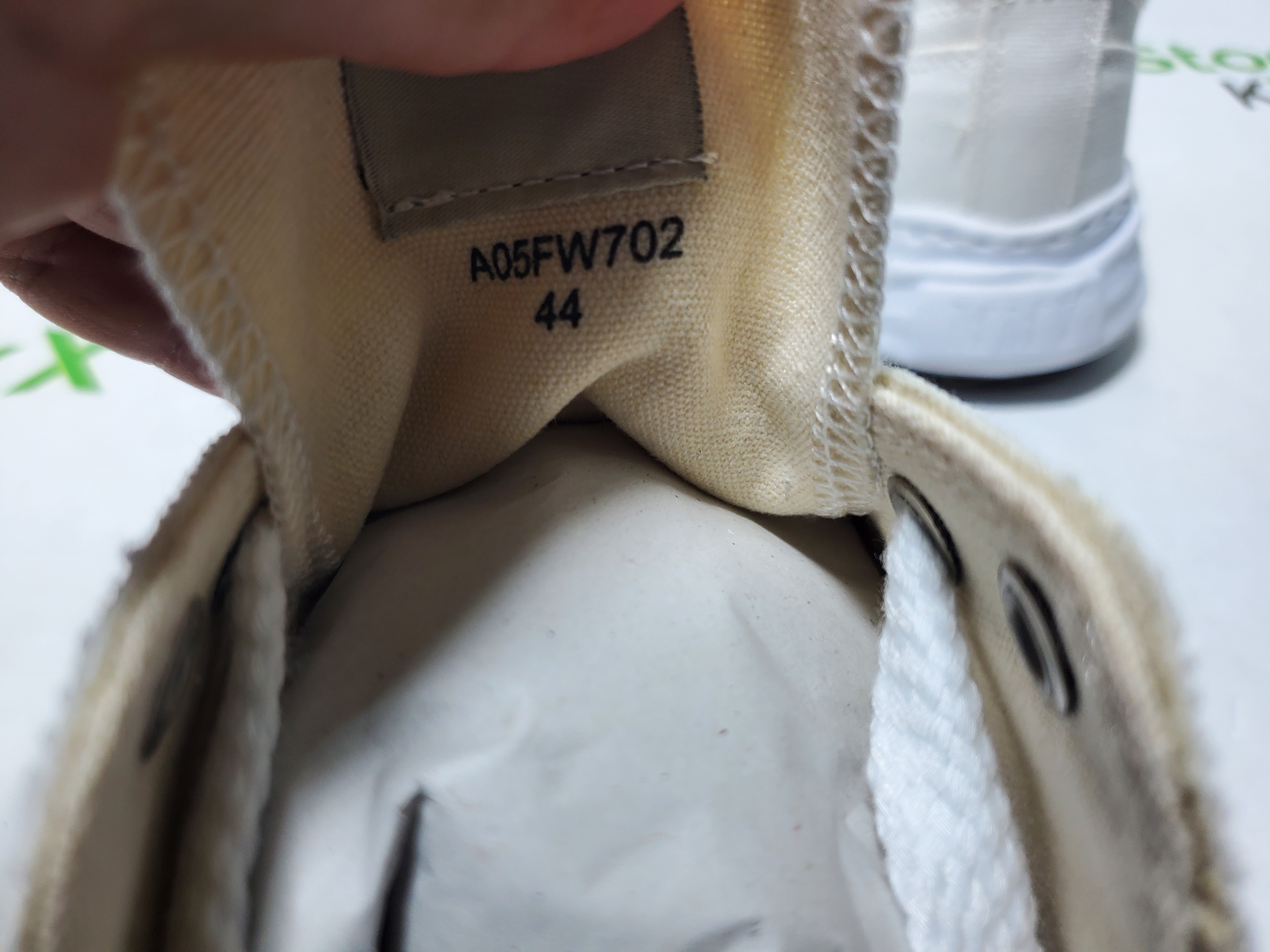 MIHARA YASUHIRO White NO.778 review Stockicks 02