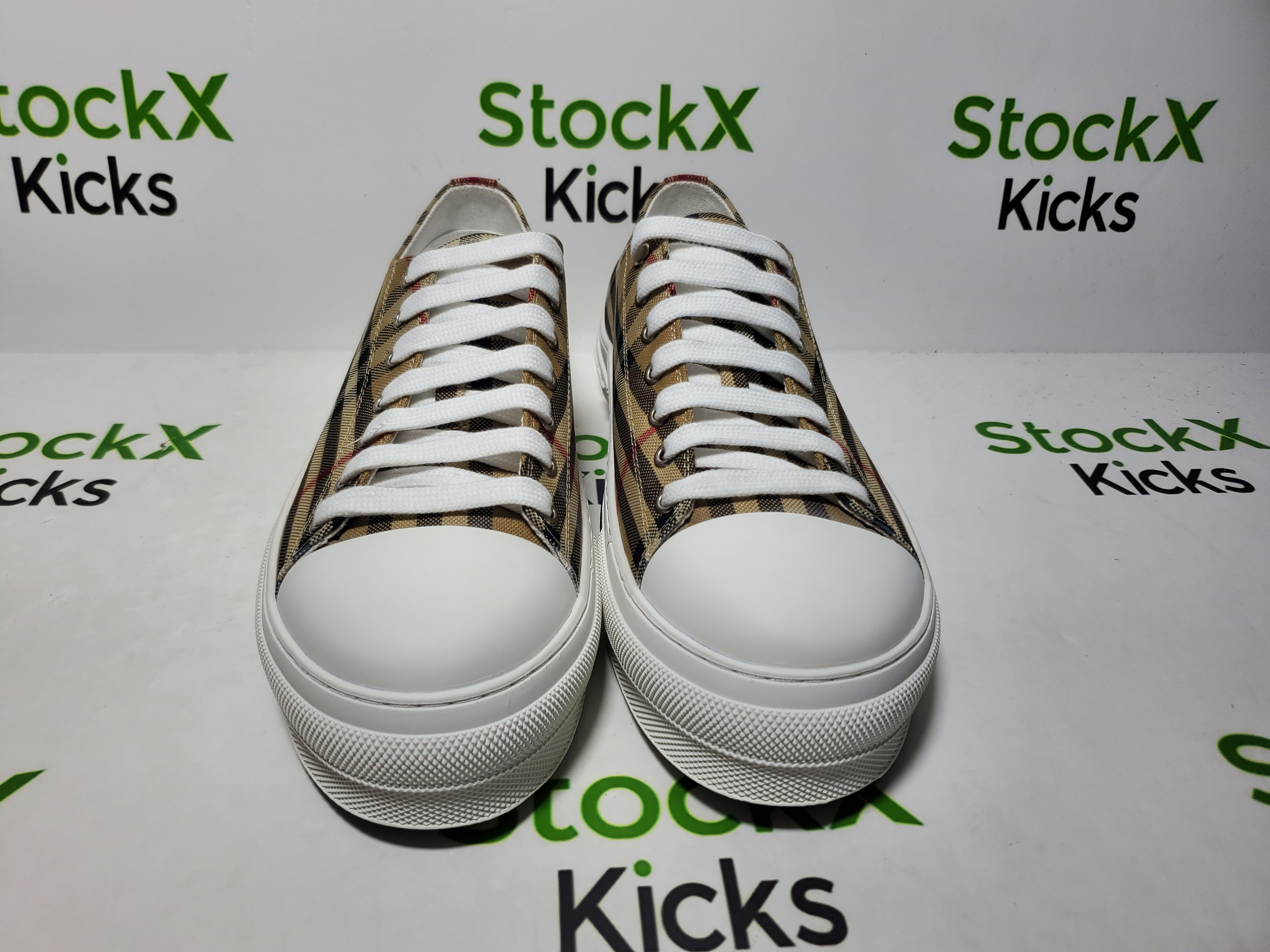 Burberry Check canvas sneakers review Stockicks 03