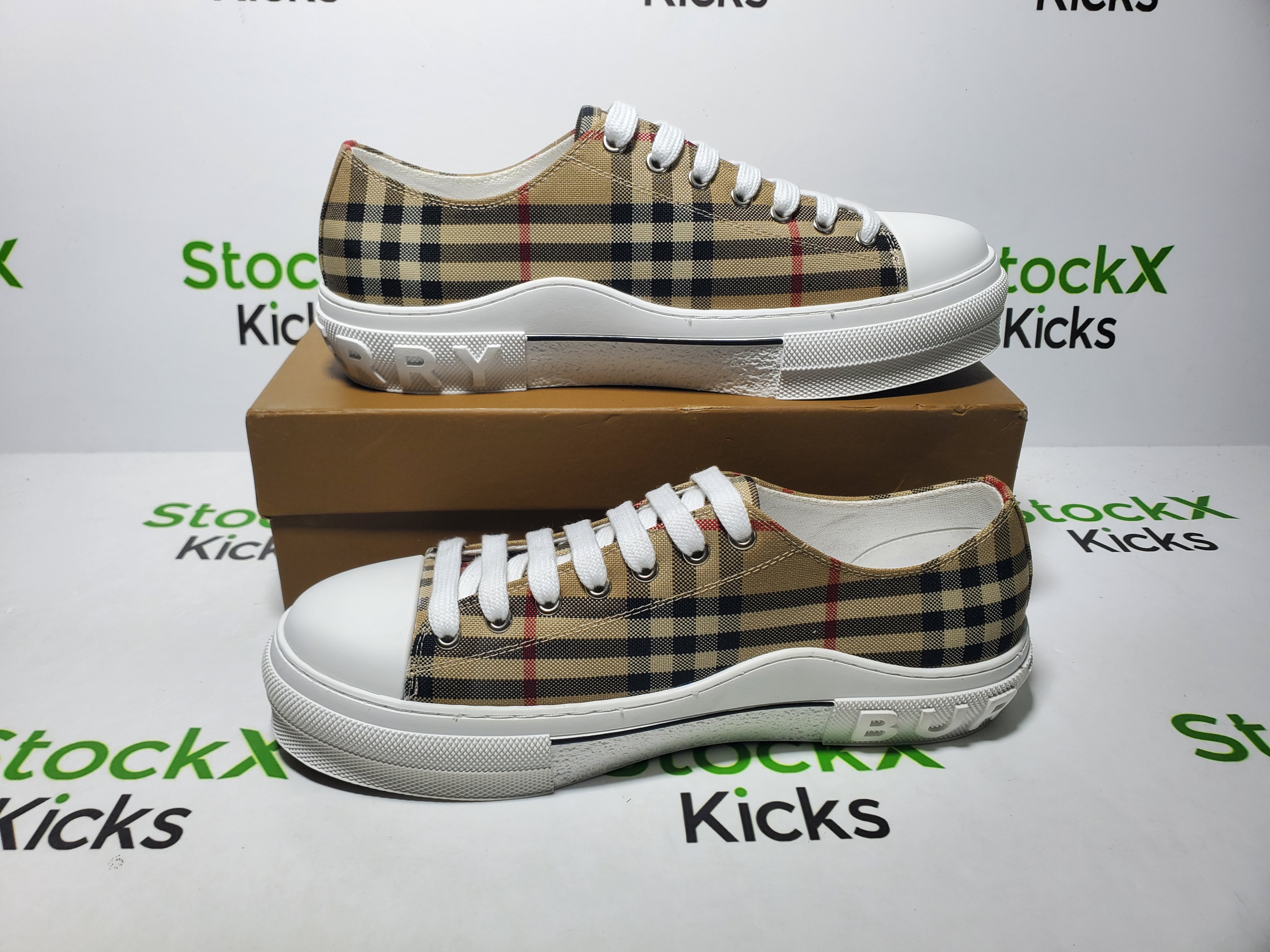 Burberry Check canvas sneakers review Stockicks 06