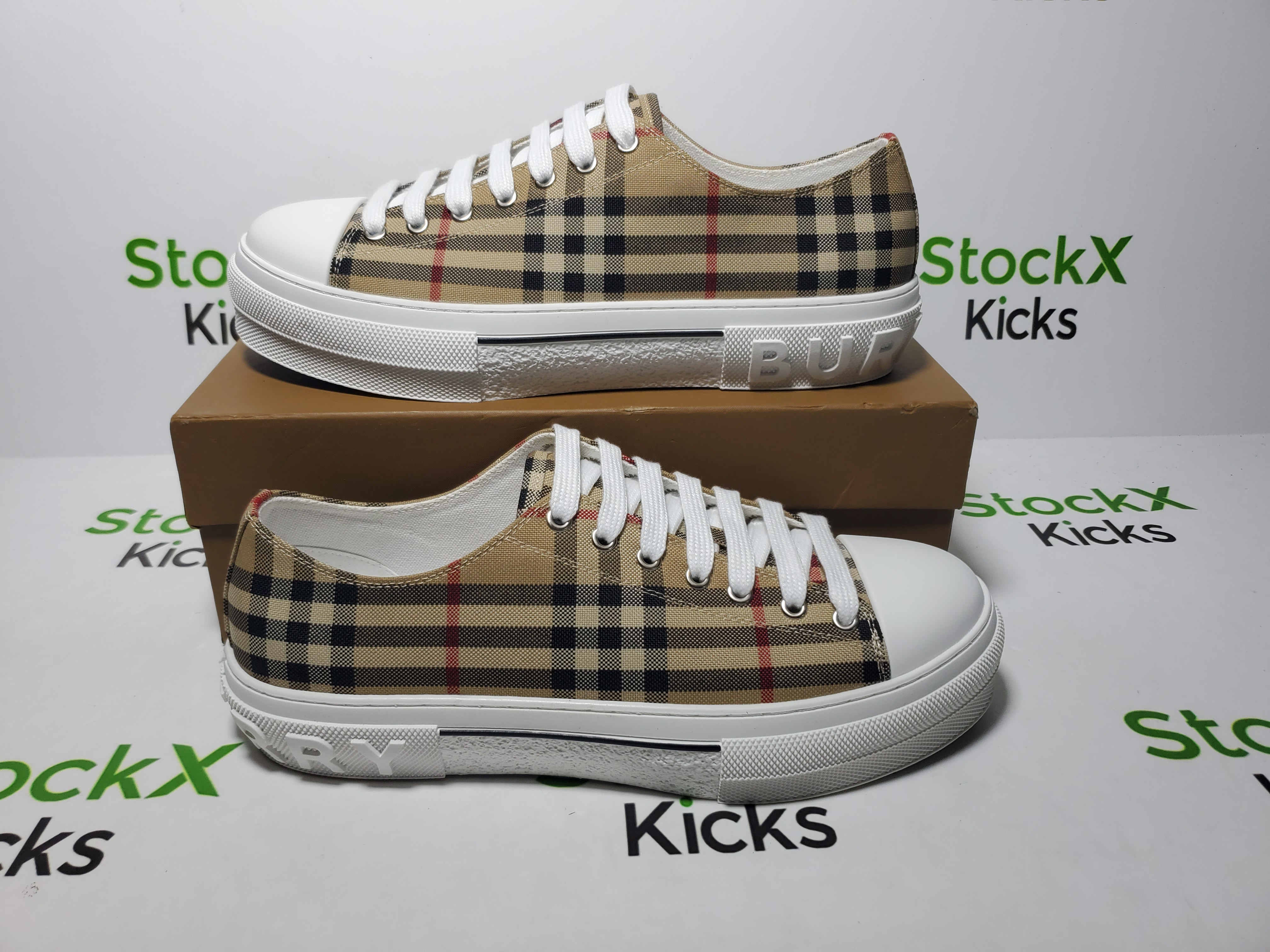 Burberry Check canvas sneakers review Stockicks 05