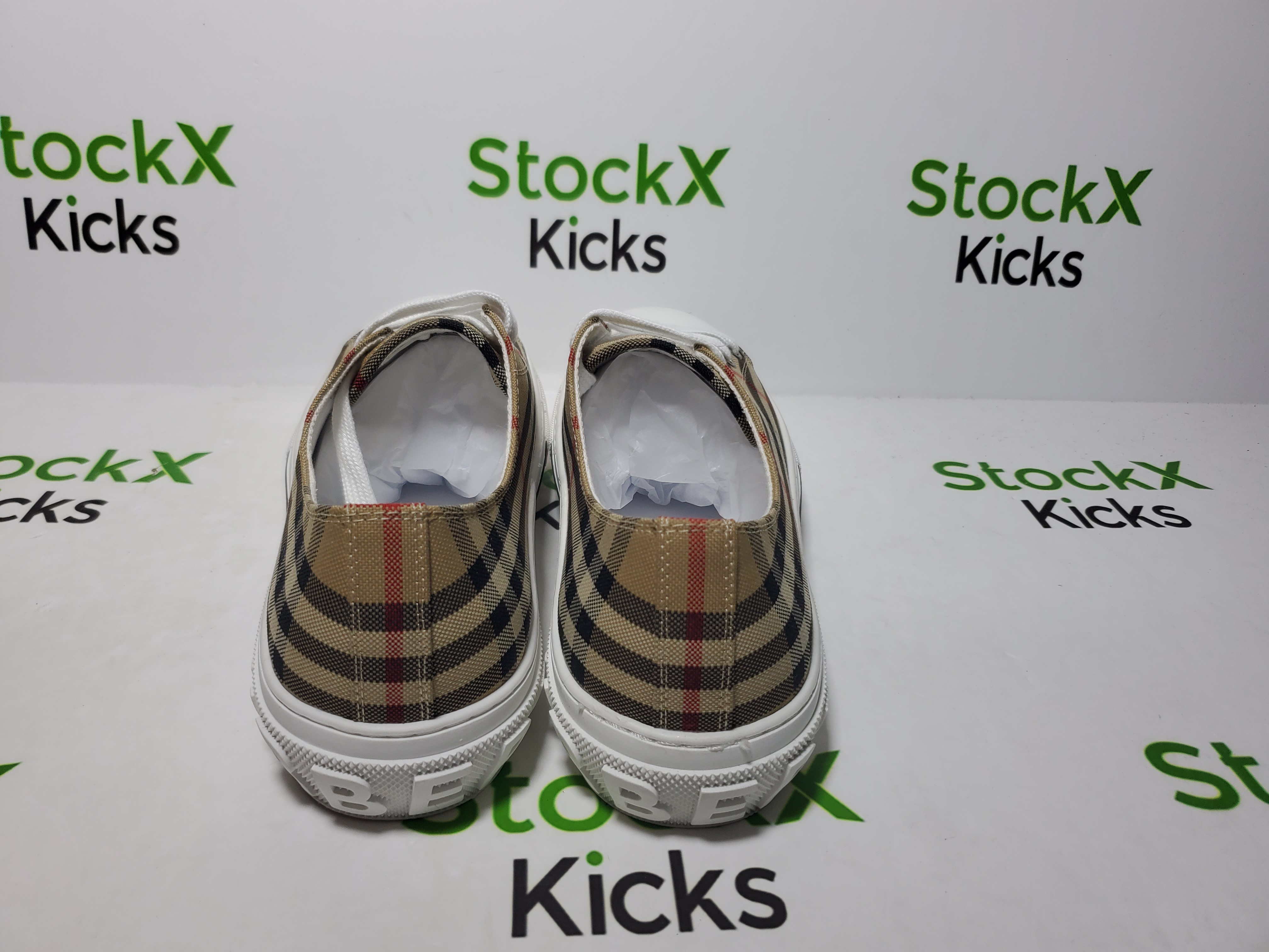Burberry Check canvas sneakers review Stockicks 01