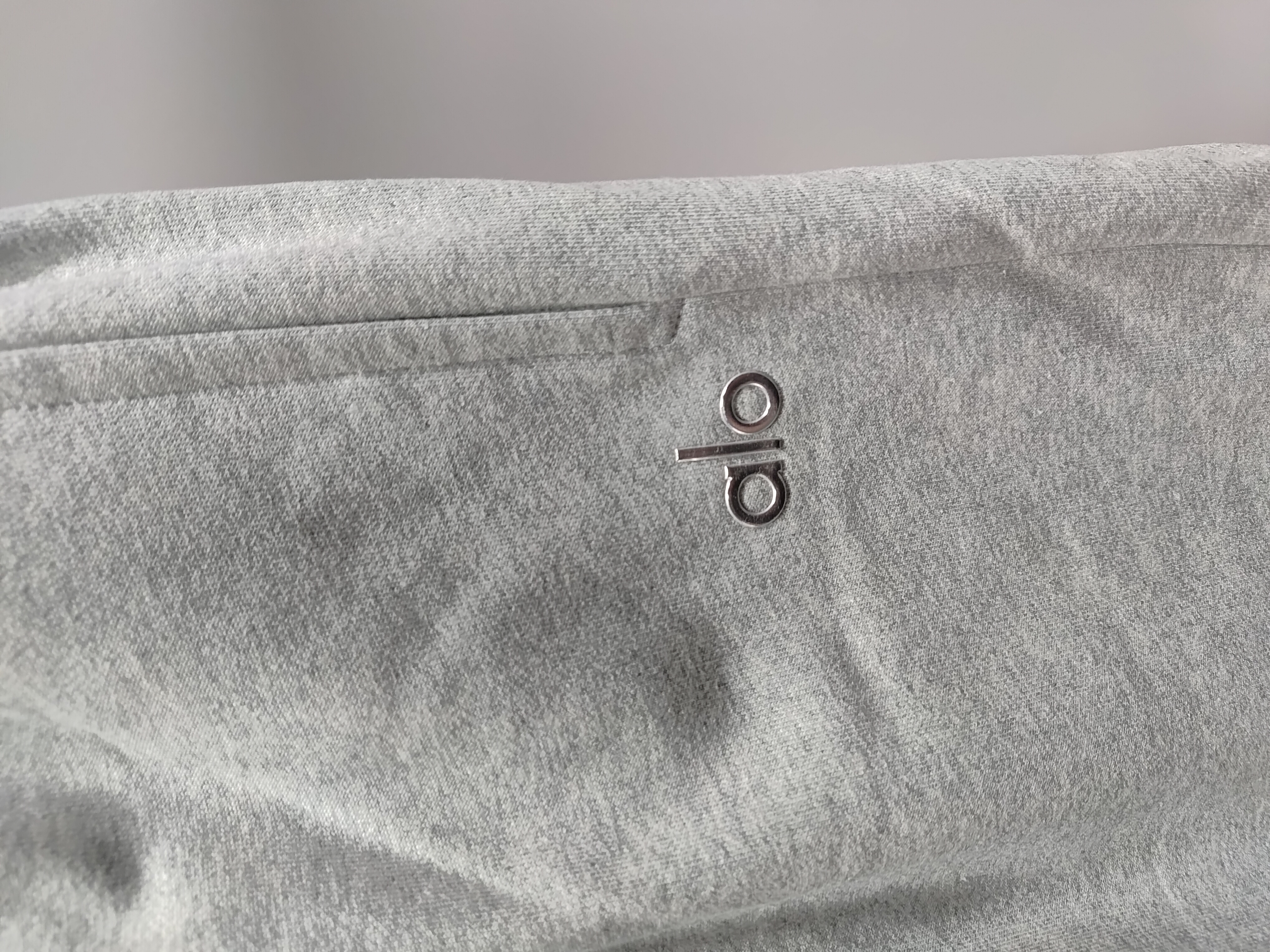 Alo Yoga Accolade 1/4 Zip Pullover Set Grey review Stockicks 06