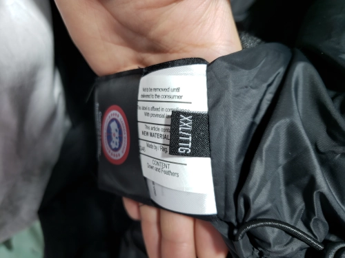 Canada Goose Wyndham Parka Black Down Jacket（No fur collar） review 