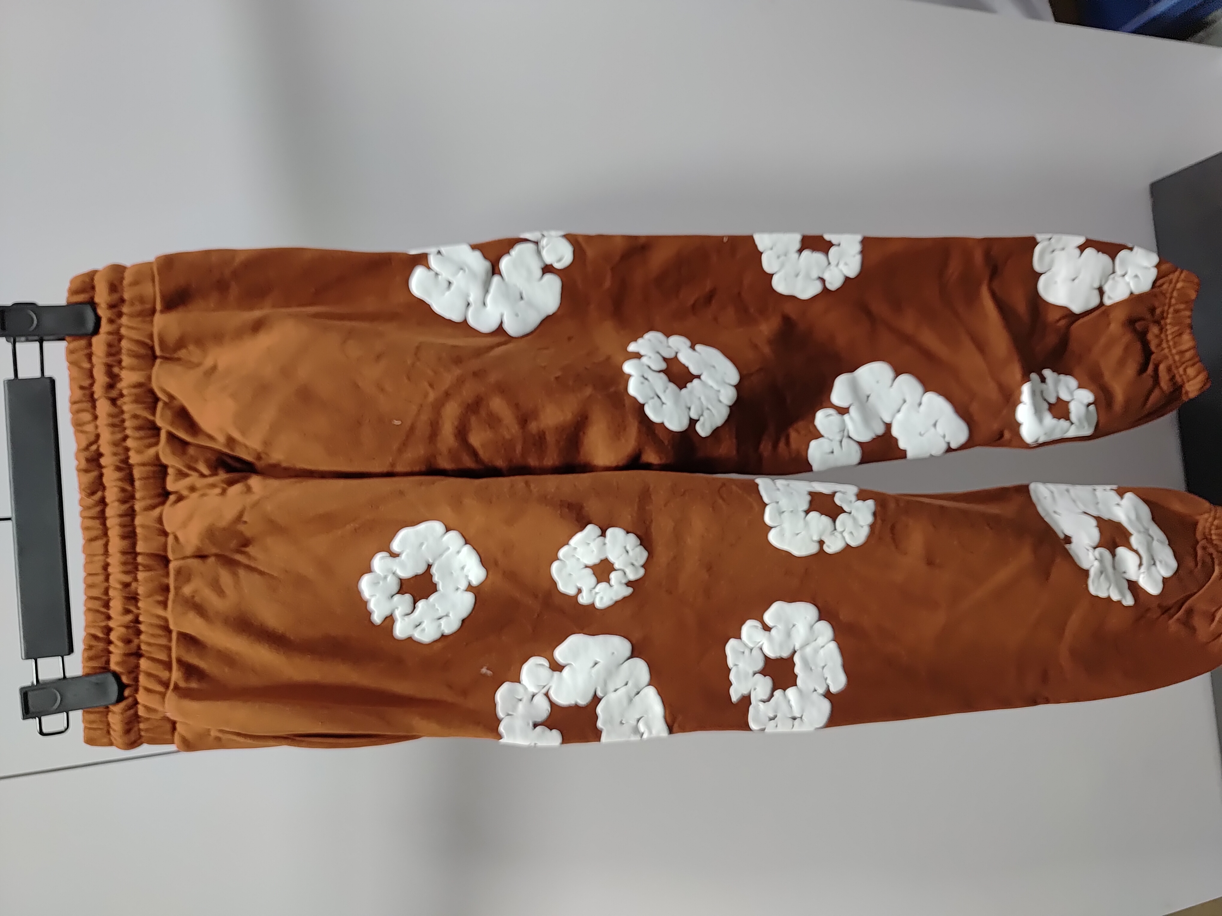 Denim Tears The Cotton Wreath Sweatpants Brown review Stockicks 04