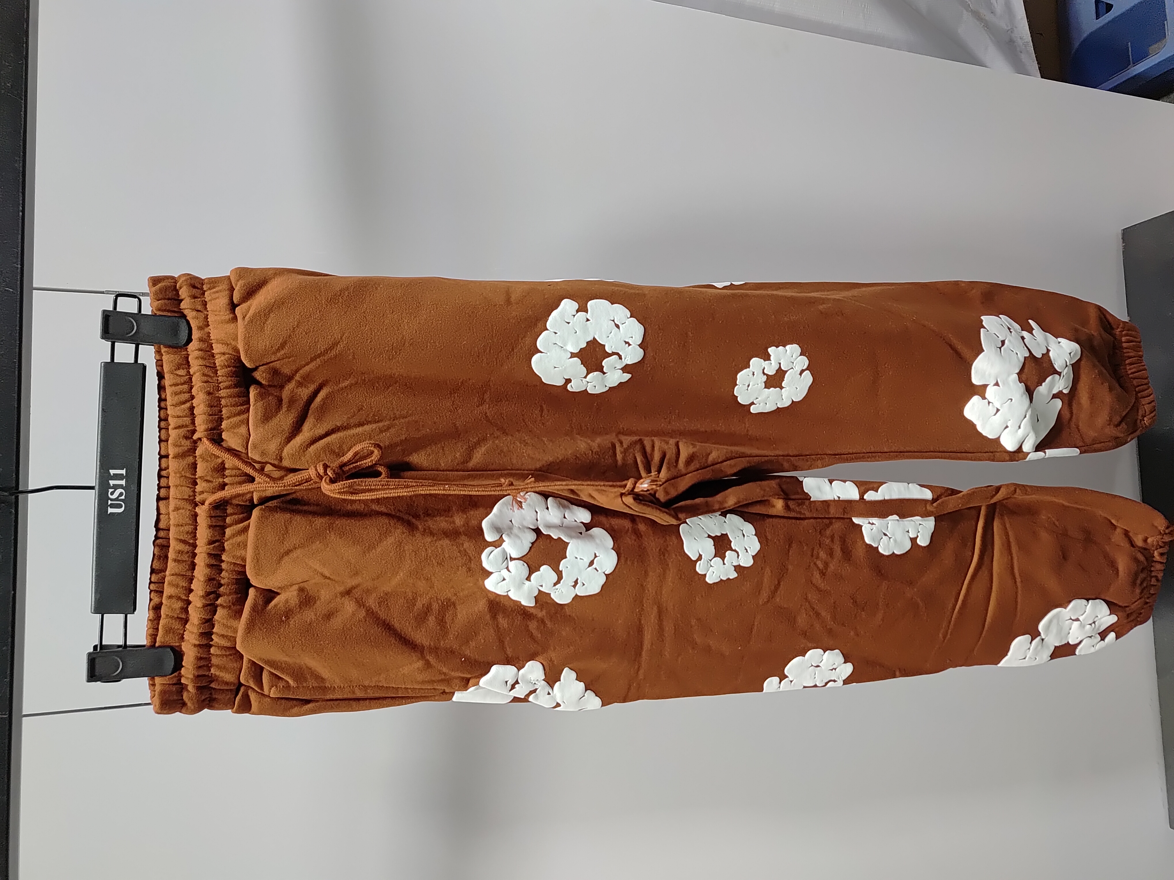 Denim Tears The Cotton Wreath Sweatpants Brown review Stockicks 01