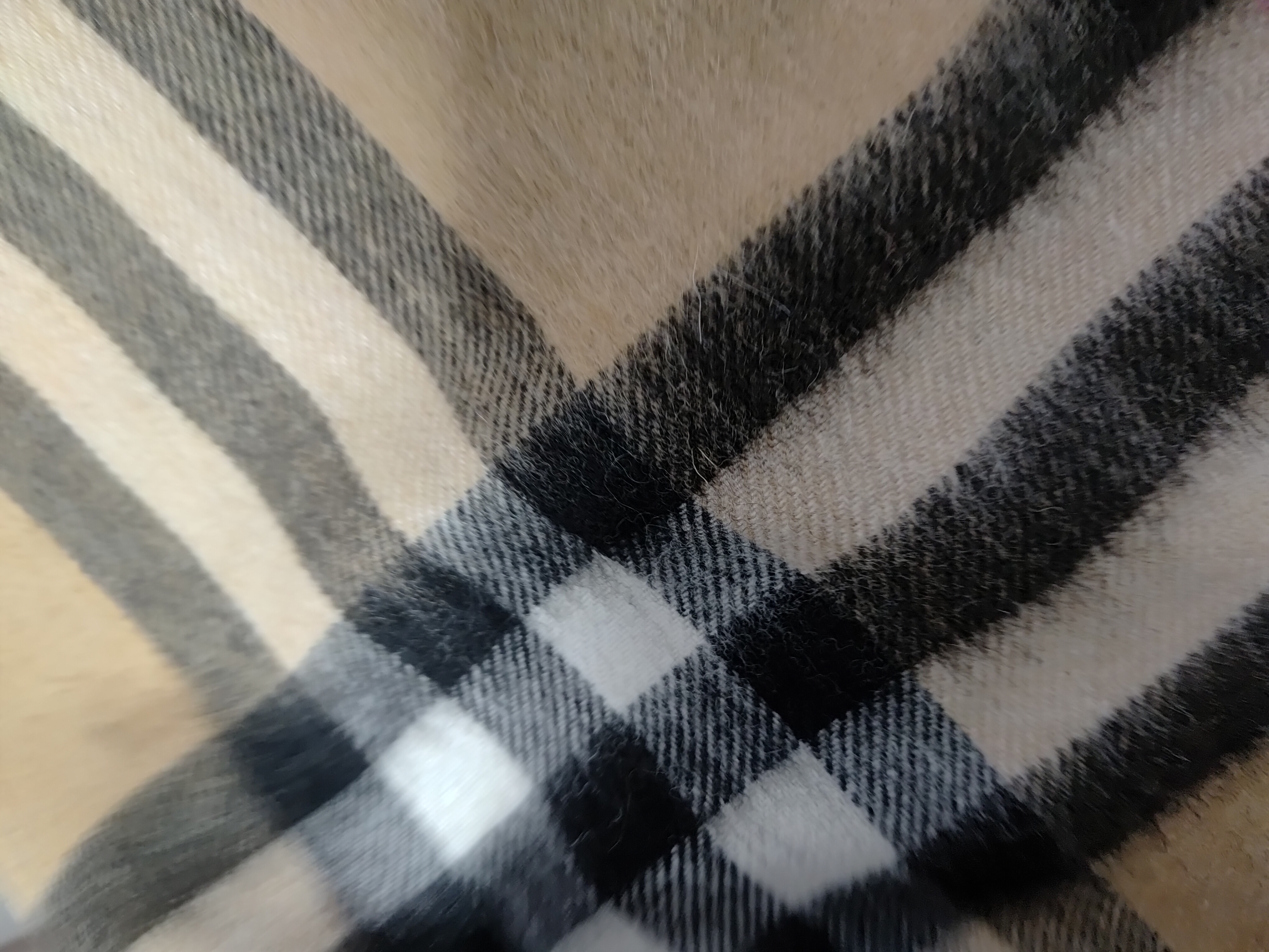 Burberry Check Cashmere Scarf Archive Beige 80767951 review Stockicks 01