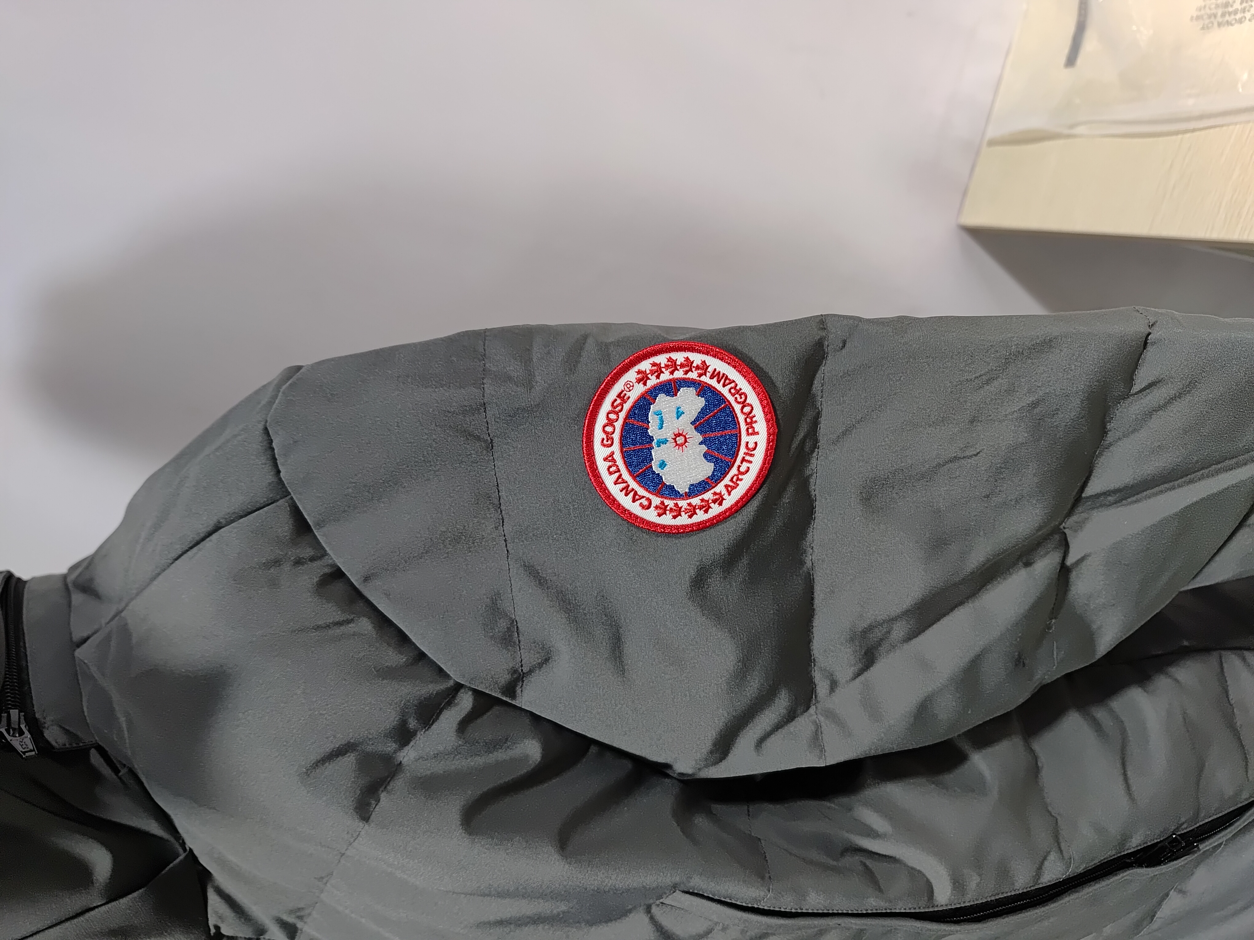 Canada Goose Wyndham Parka Graphite review Stockicks 03