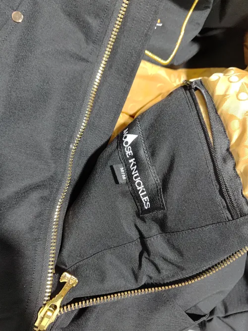 Moose Knuckles Gold Ballistic Bomber Neoshear（NFC) review 