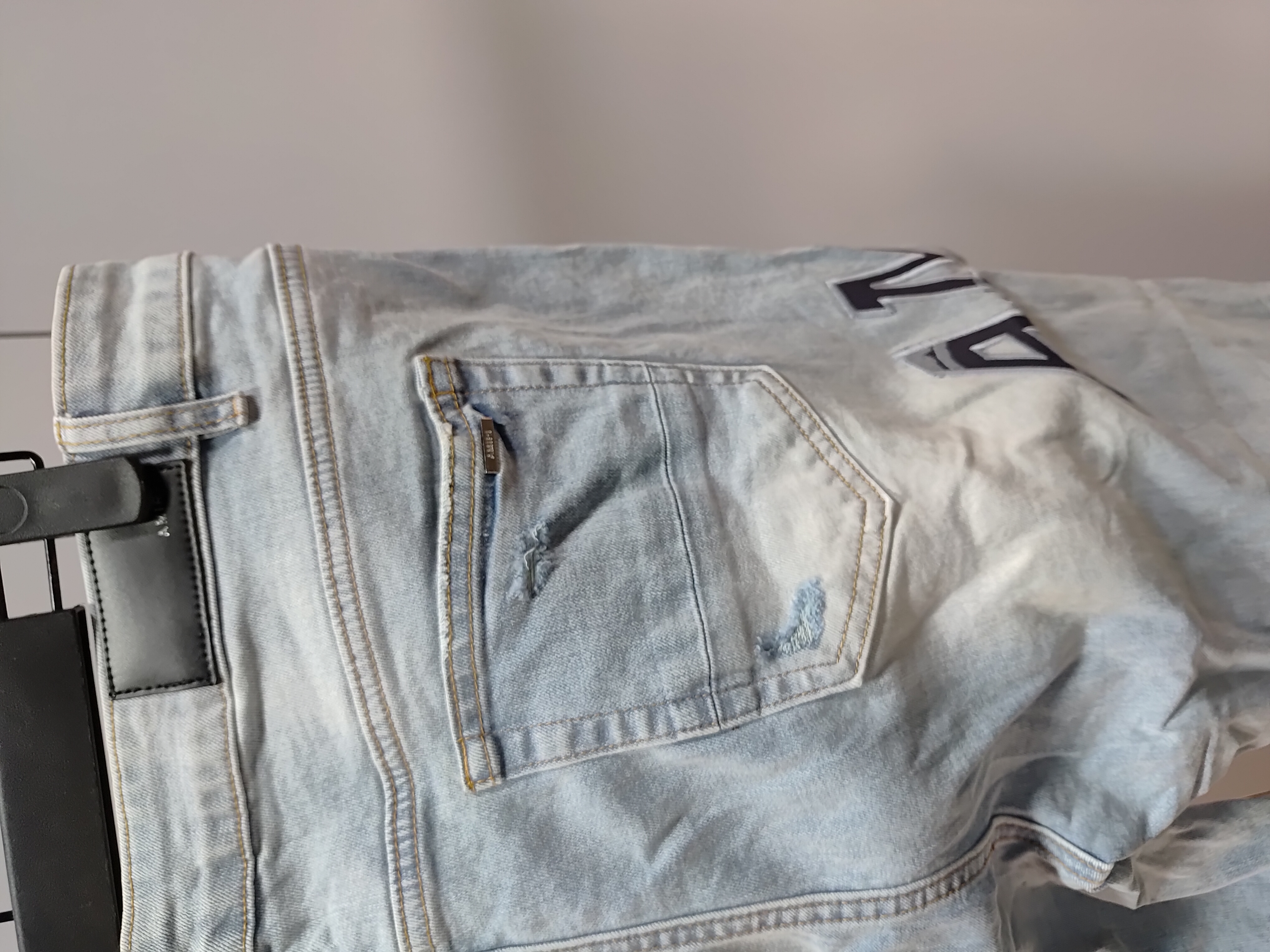 Amiri Jean 8920 review Stockicks 04