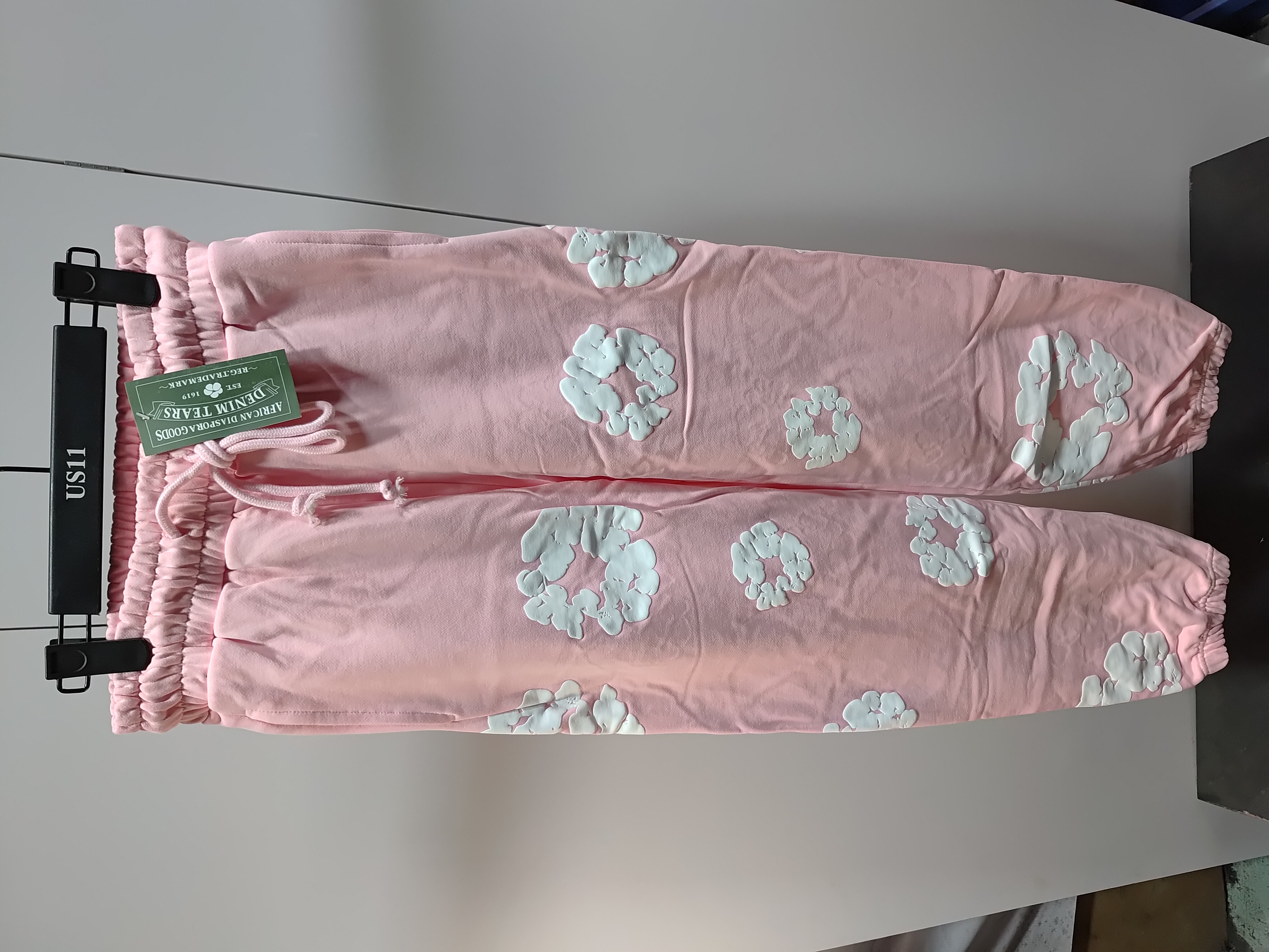 Denim Tears The Cotton Wreath Sweatpants Pink review Stockicks 01
