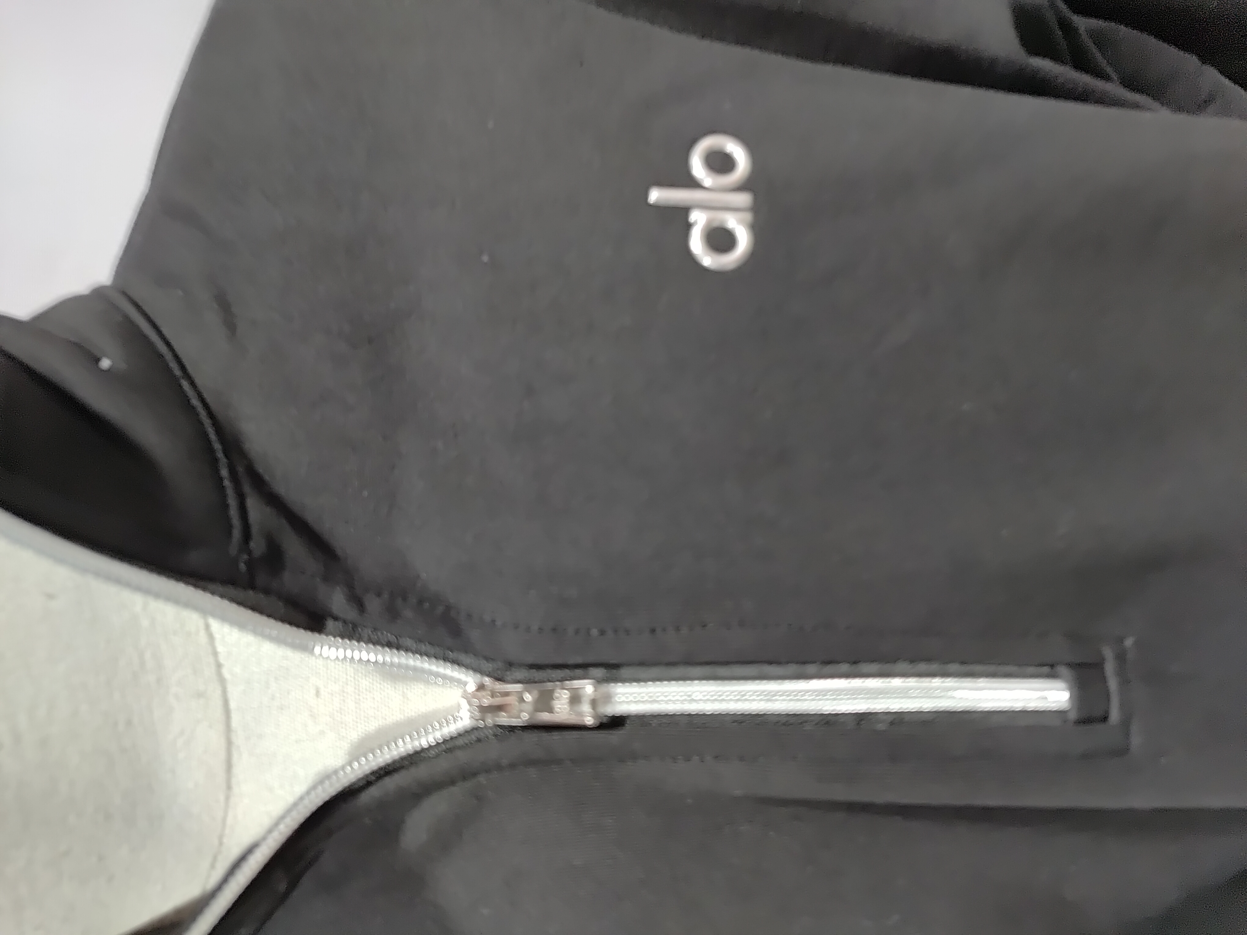 Alo Yoga Accolade 1/4 Zip Pullover Set Black review Stockicks 02