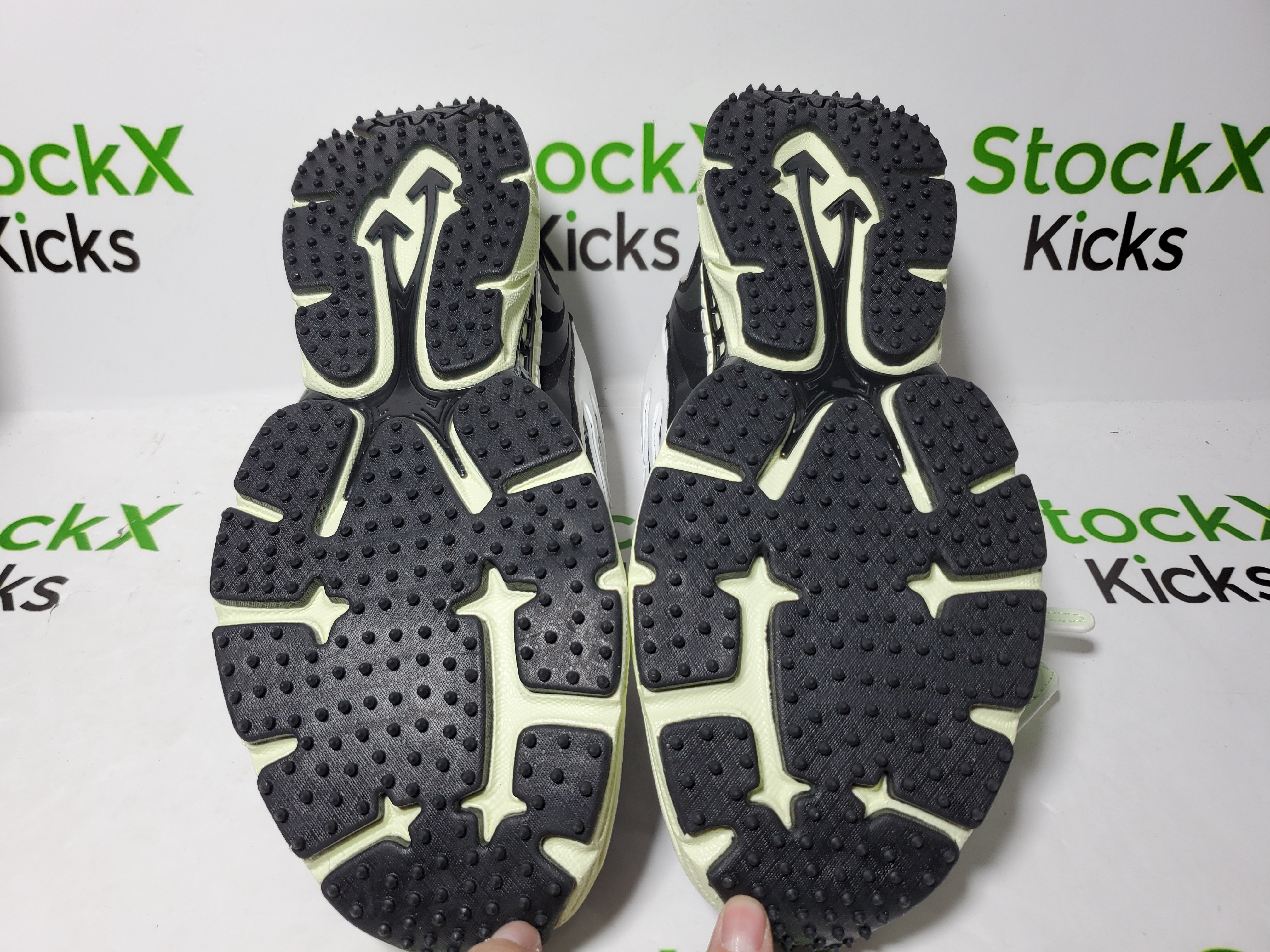 Off White Be Right Back Sneakers Grass Green Black OMIA295C99 FAB002 1014 review Stockicks 04