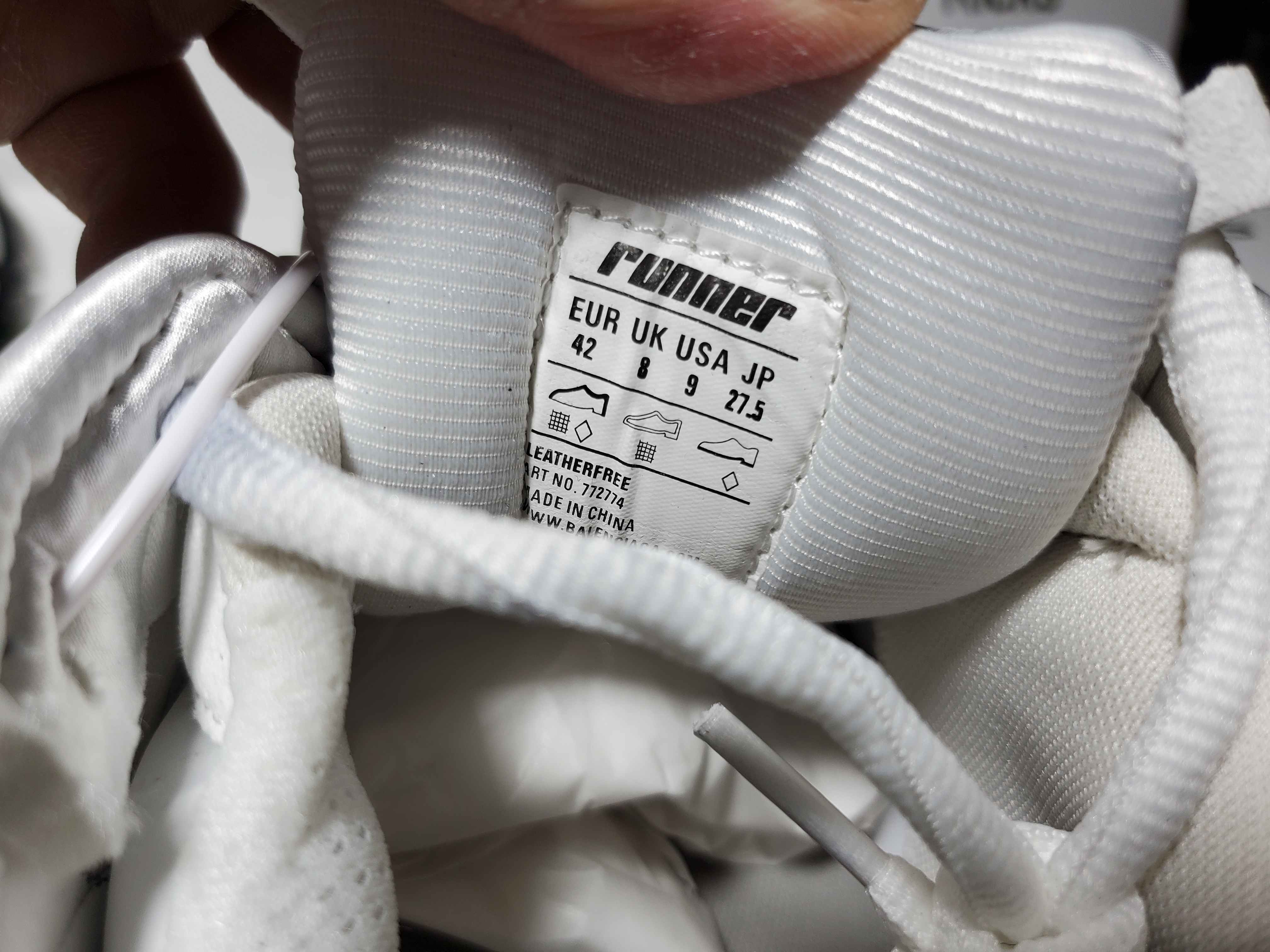 Balenciaga Runner Sneaker Grey White Black 772774 W3RNY 9012 review Stockicks 03