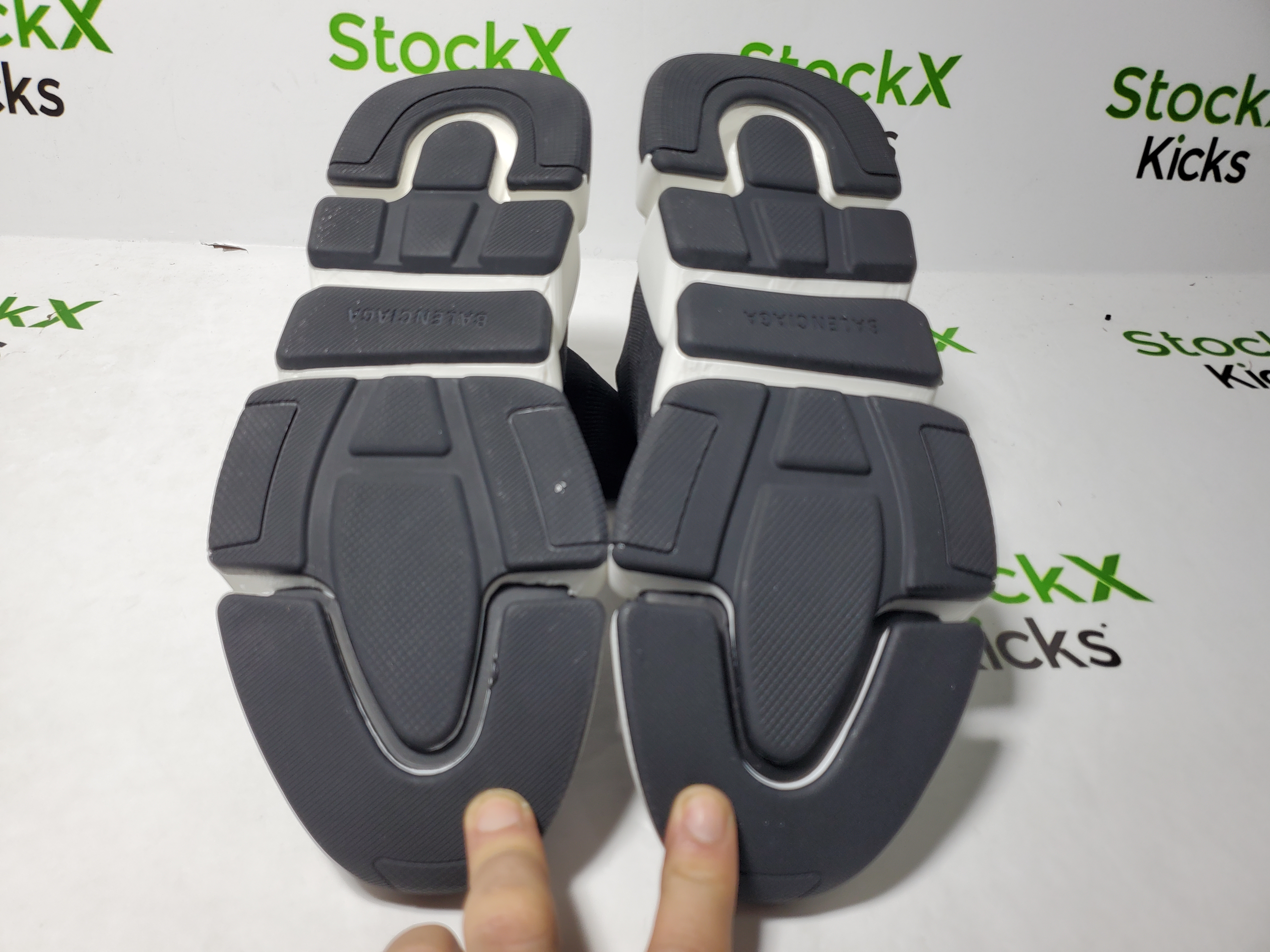 Balenciaga Speed Runner review Stockicks 05