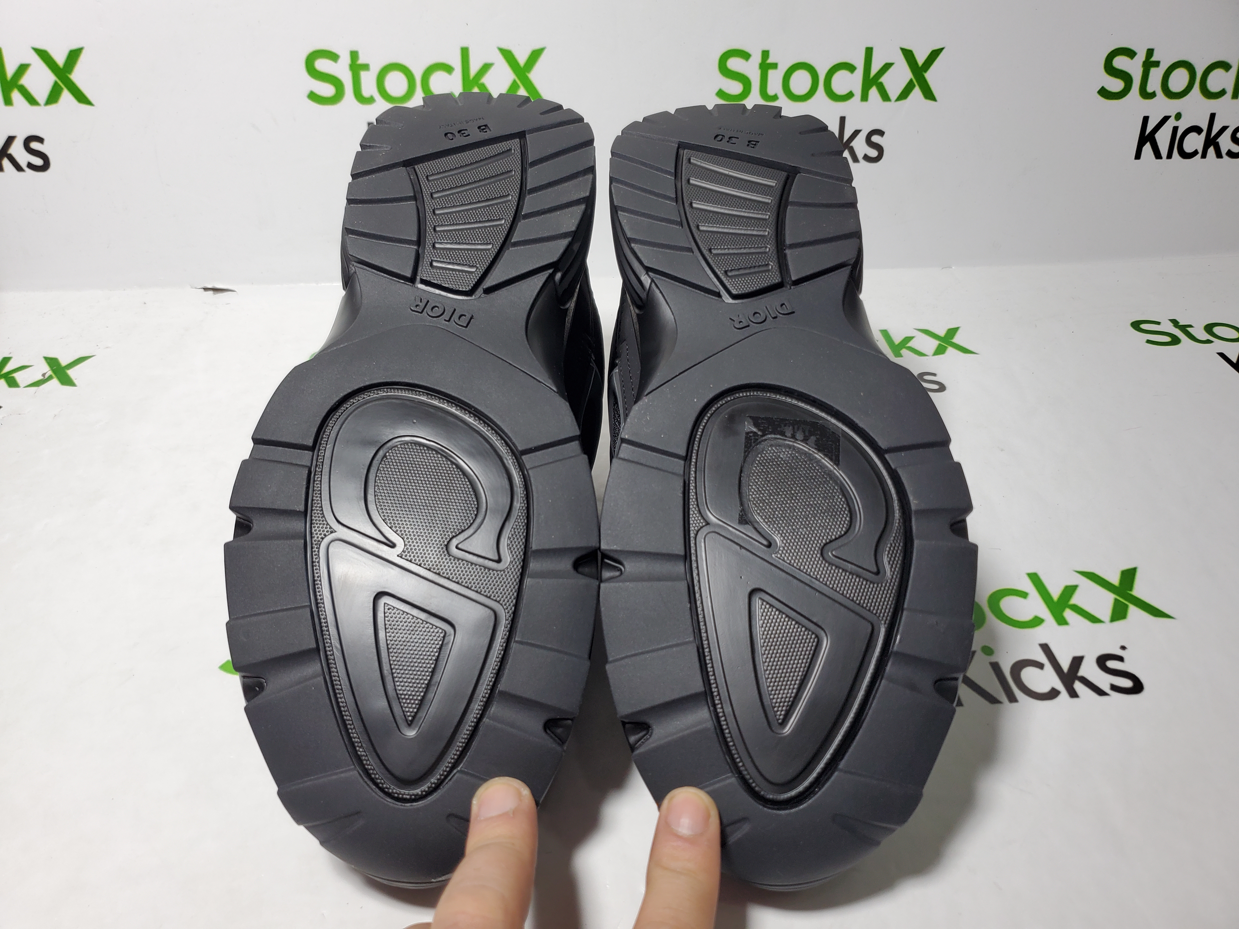 Dior B30 New Reflective 3SN27ZIR-16536 review Stockicks 04