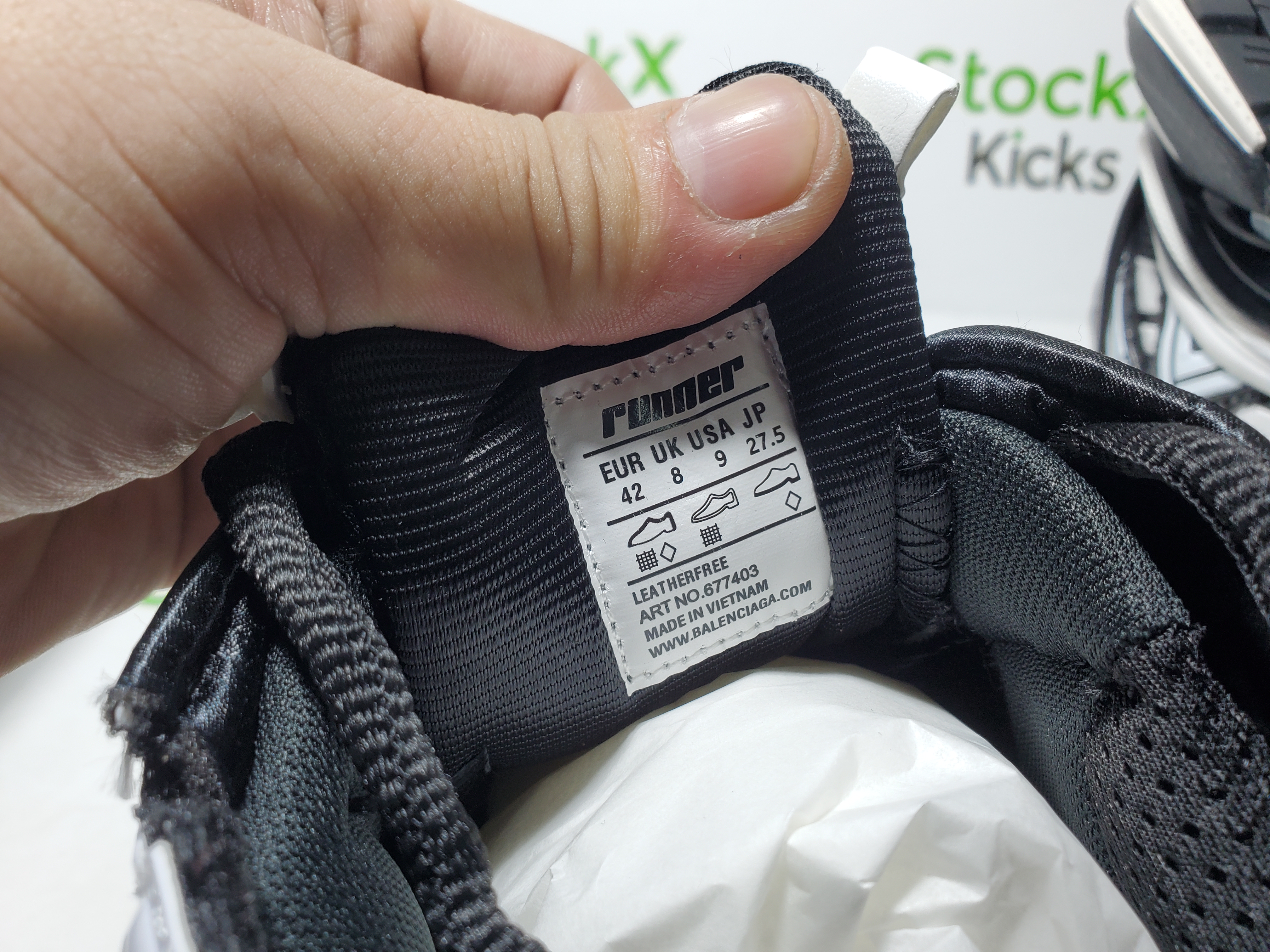 Balenciaga Runner Sneaker Black White 677403 Q3RB2 9010 review Stockicks 06