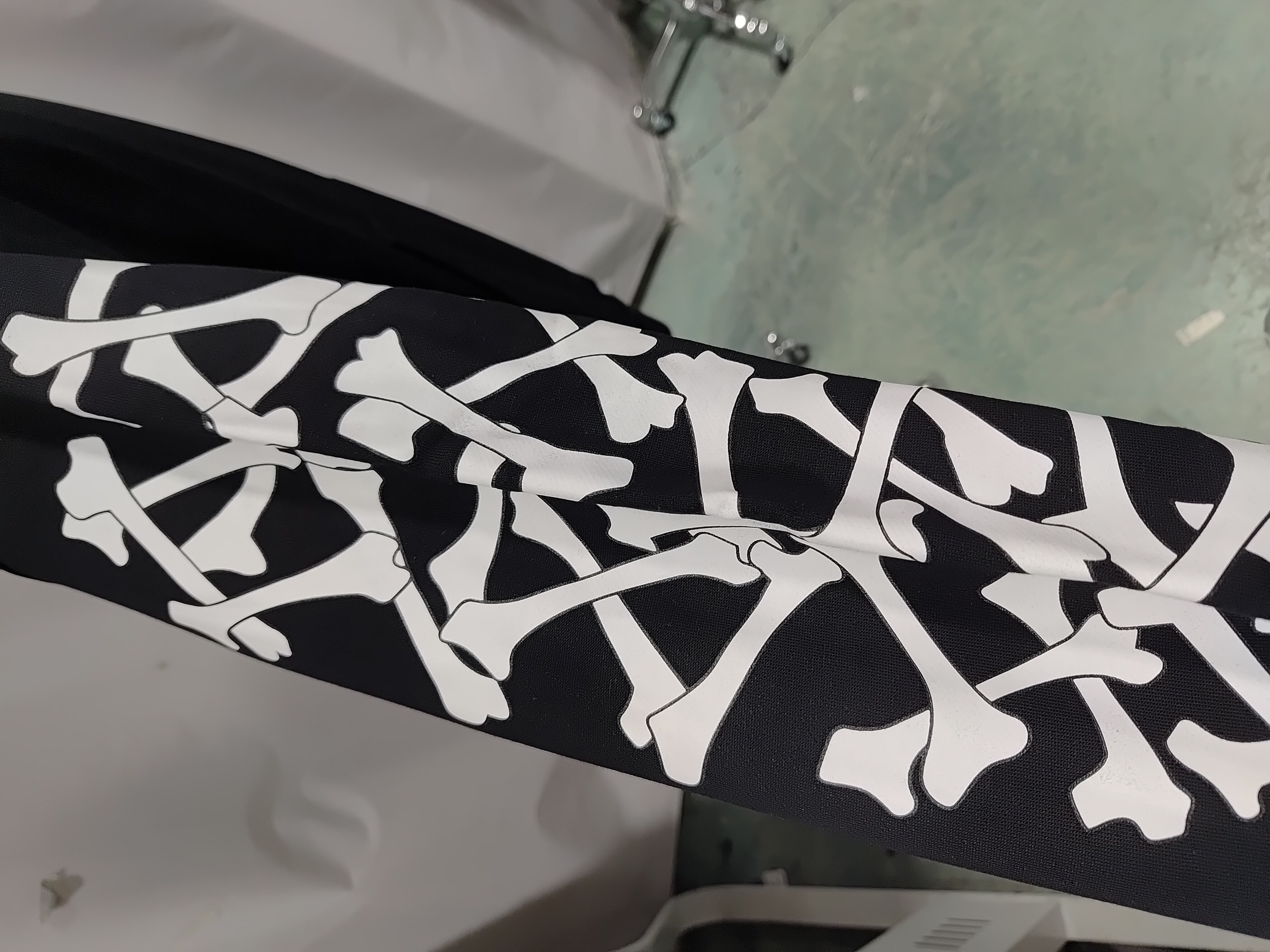 AMIRI Stacked Bones Hoodie #9235 Black/Gray/Red review Stockicks 03