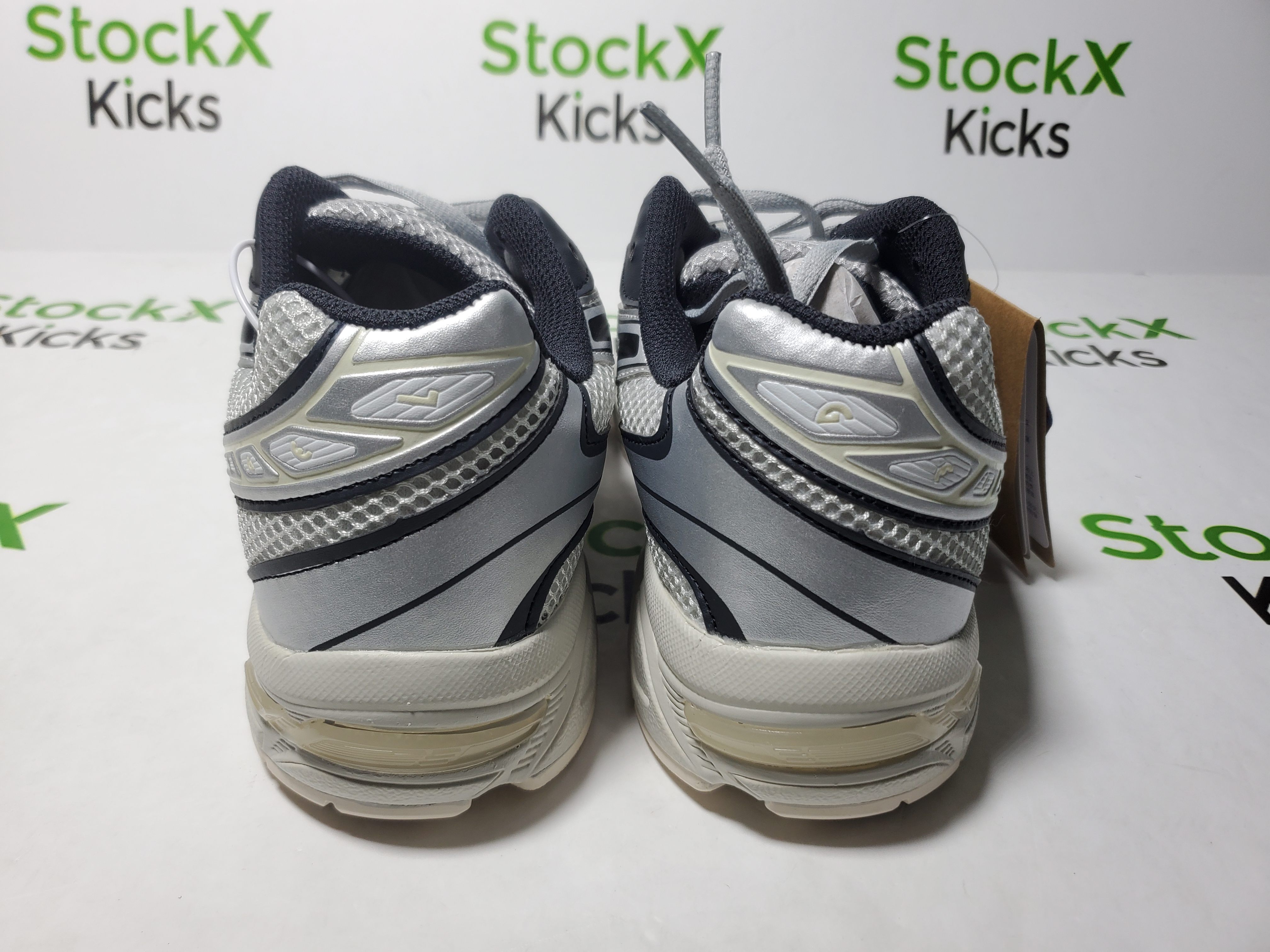 ASICS Gel-1130 Oyster Grey (Gallery Dept. Edition) 1201A256 review Stockicks 03