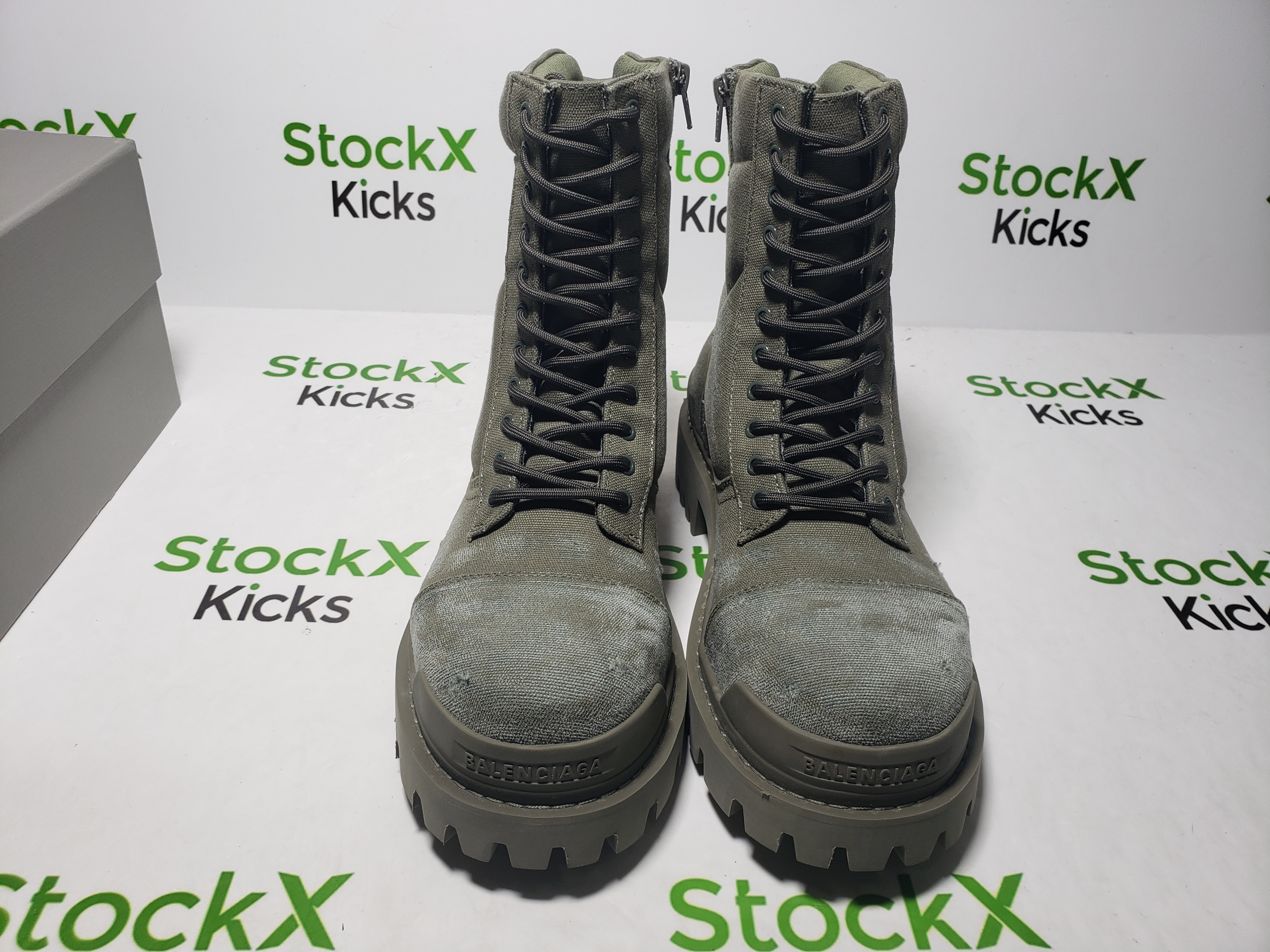 Balenciaga Strike Military Green review Stockicks 04