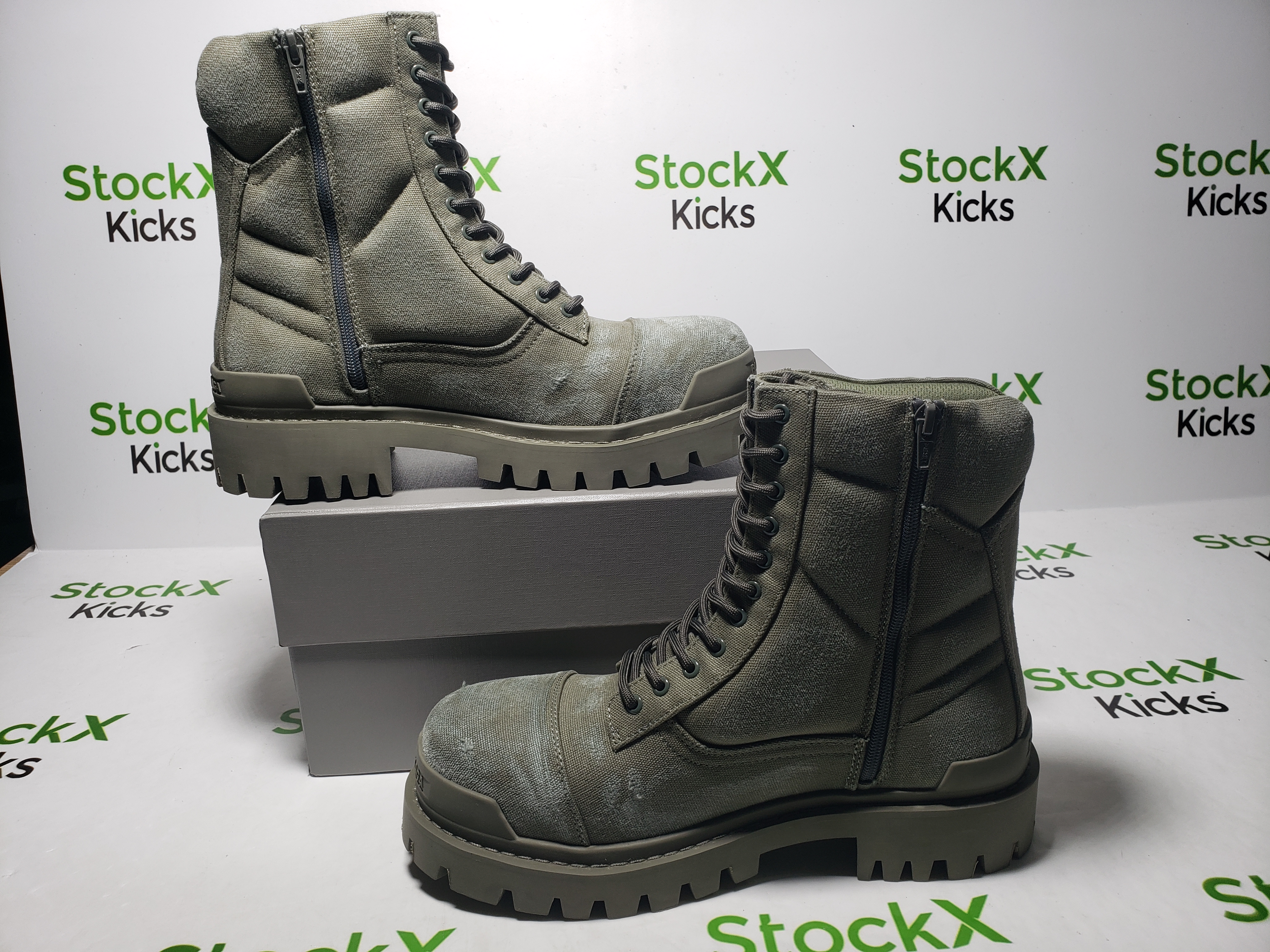 Balenciaga Strike Military Green review Stockicks 01