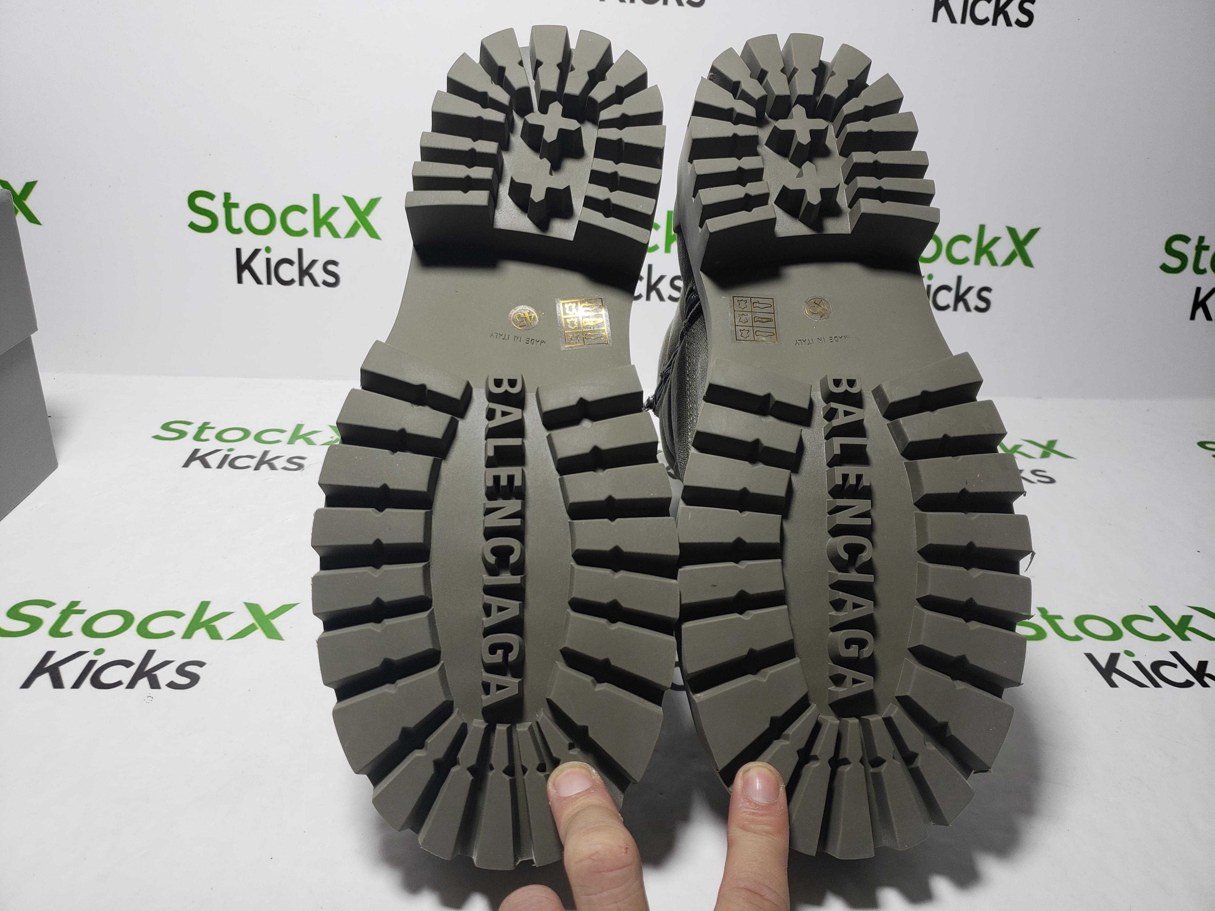 Balenciaga Strike Military Green review Stockicks 05