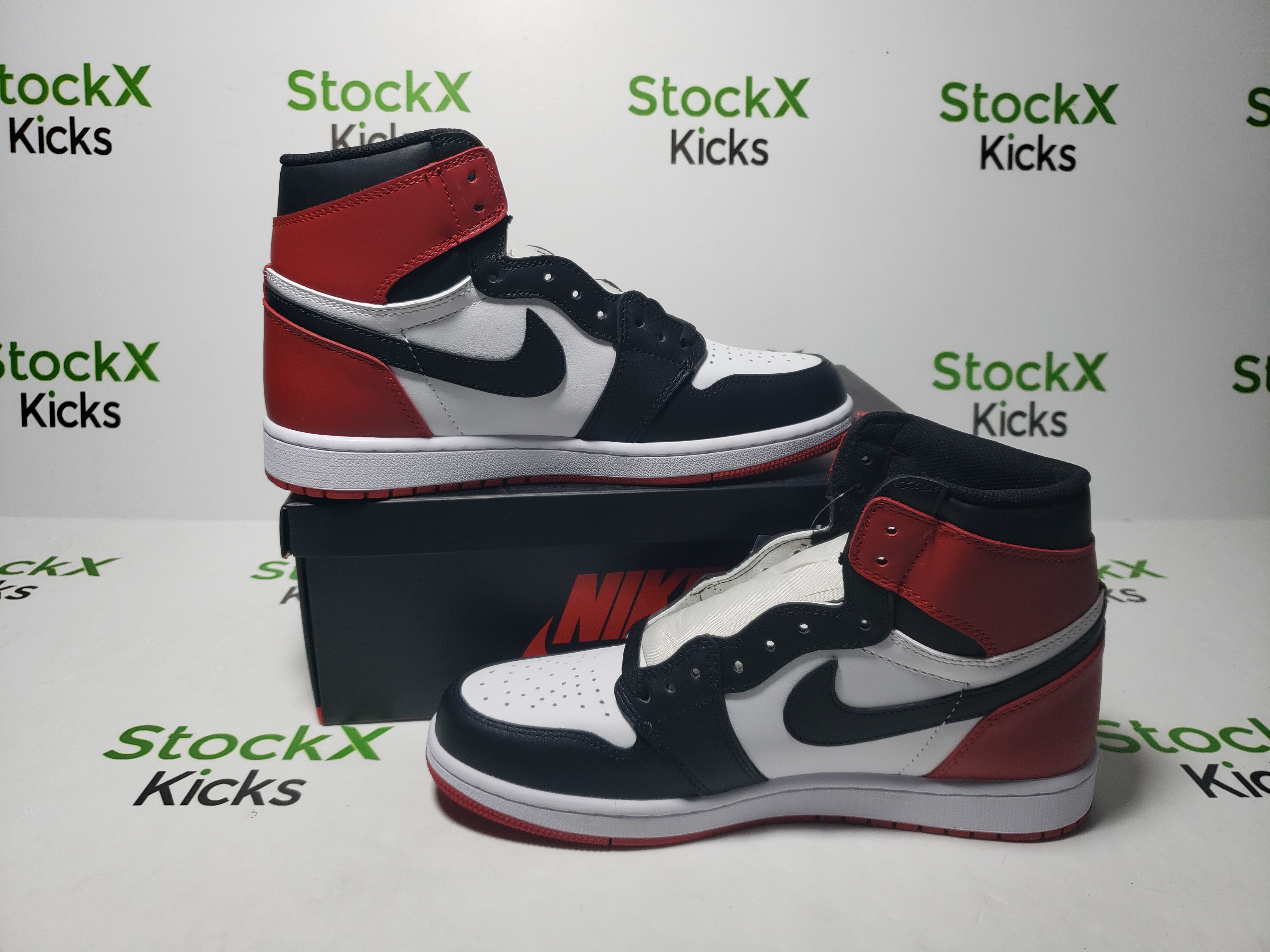 LJR Batch Jordan 1 Retro Black Toe (2016) 555088-125 review Stockicks 02