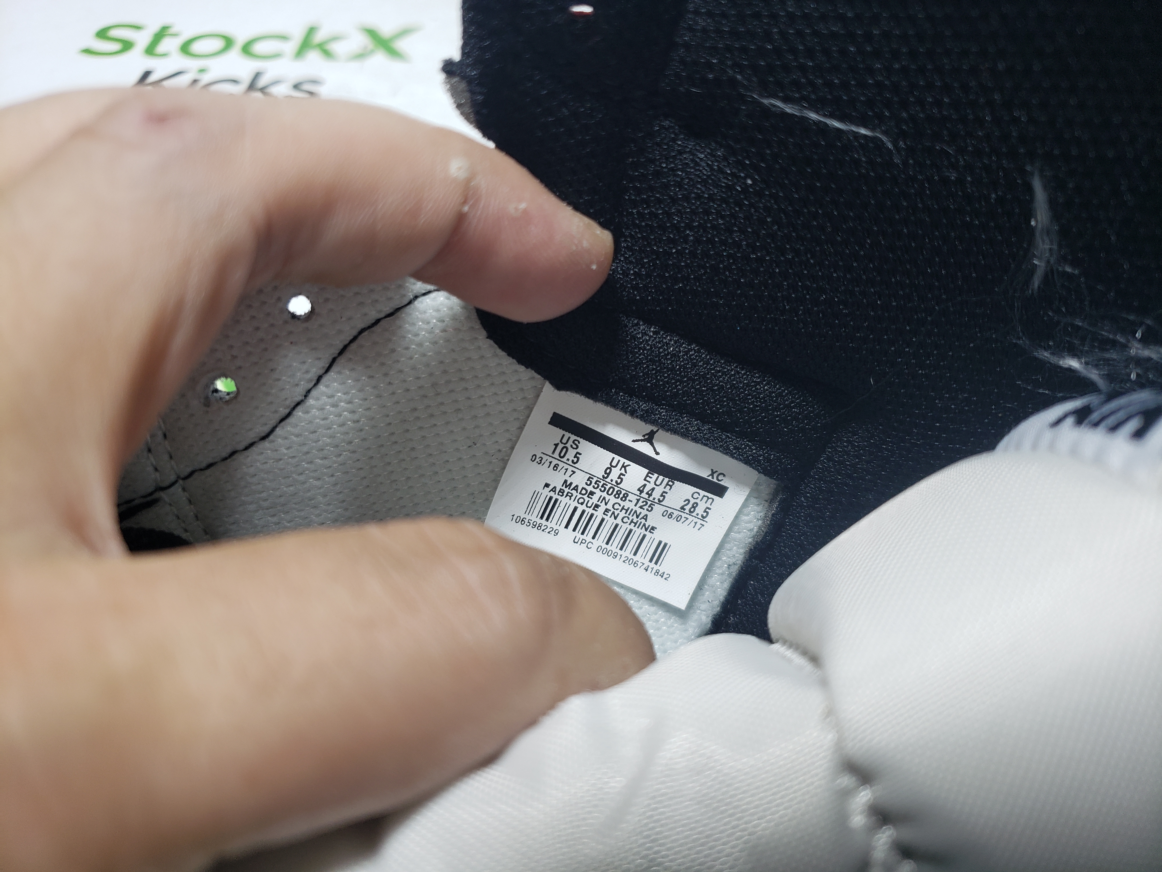 LJR Batch Jordan 1 Retro Black Toe (2016) 555088-125 review Stockicks 06