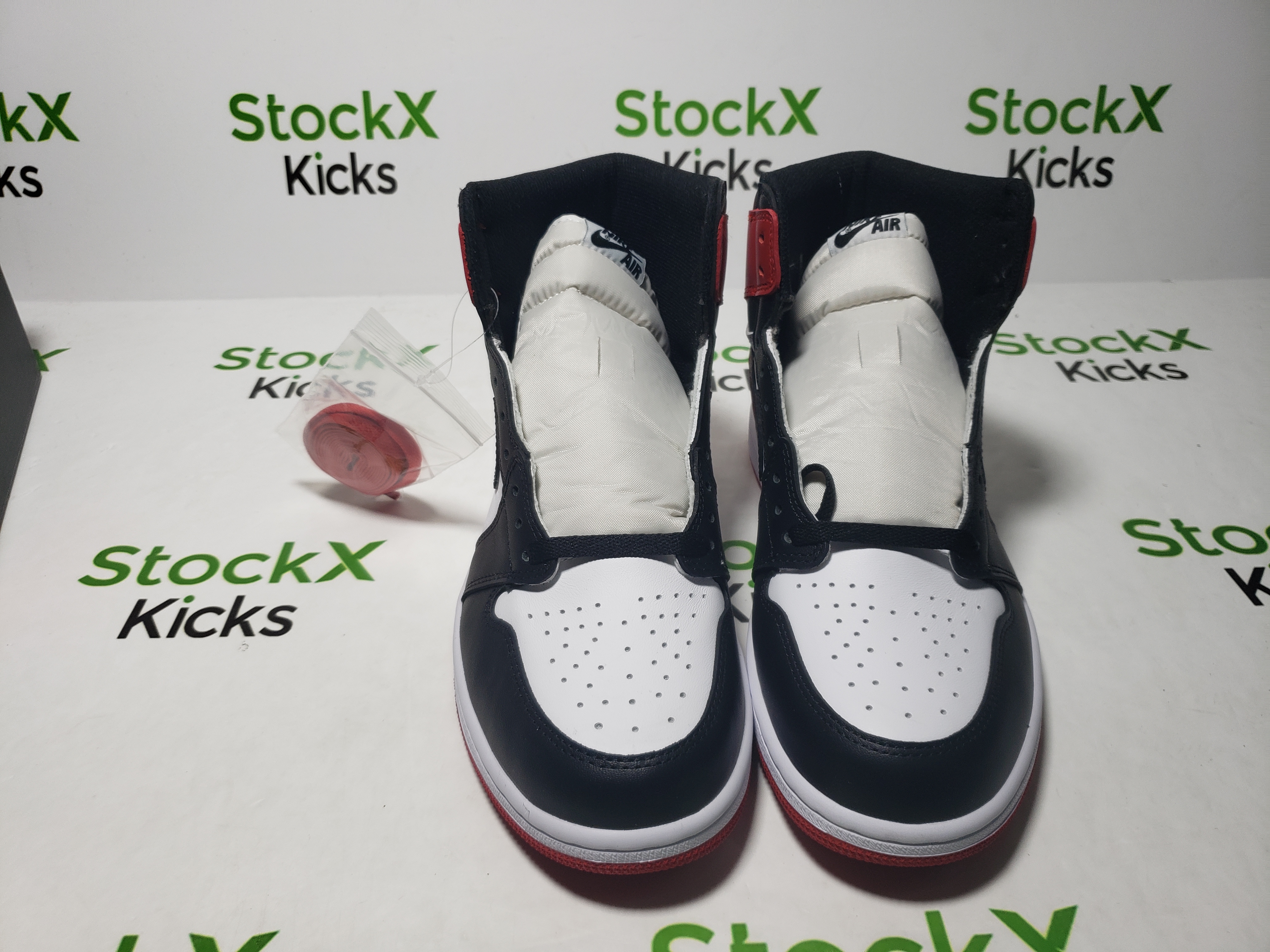 LJR Batch Jordan 1 Retro Black Toe (2016) 555088-125 review Stockicks 04