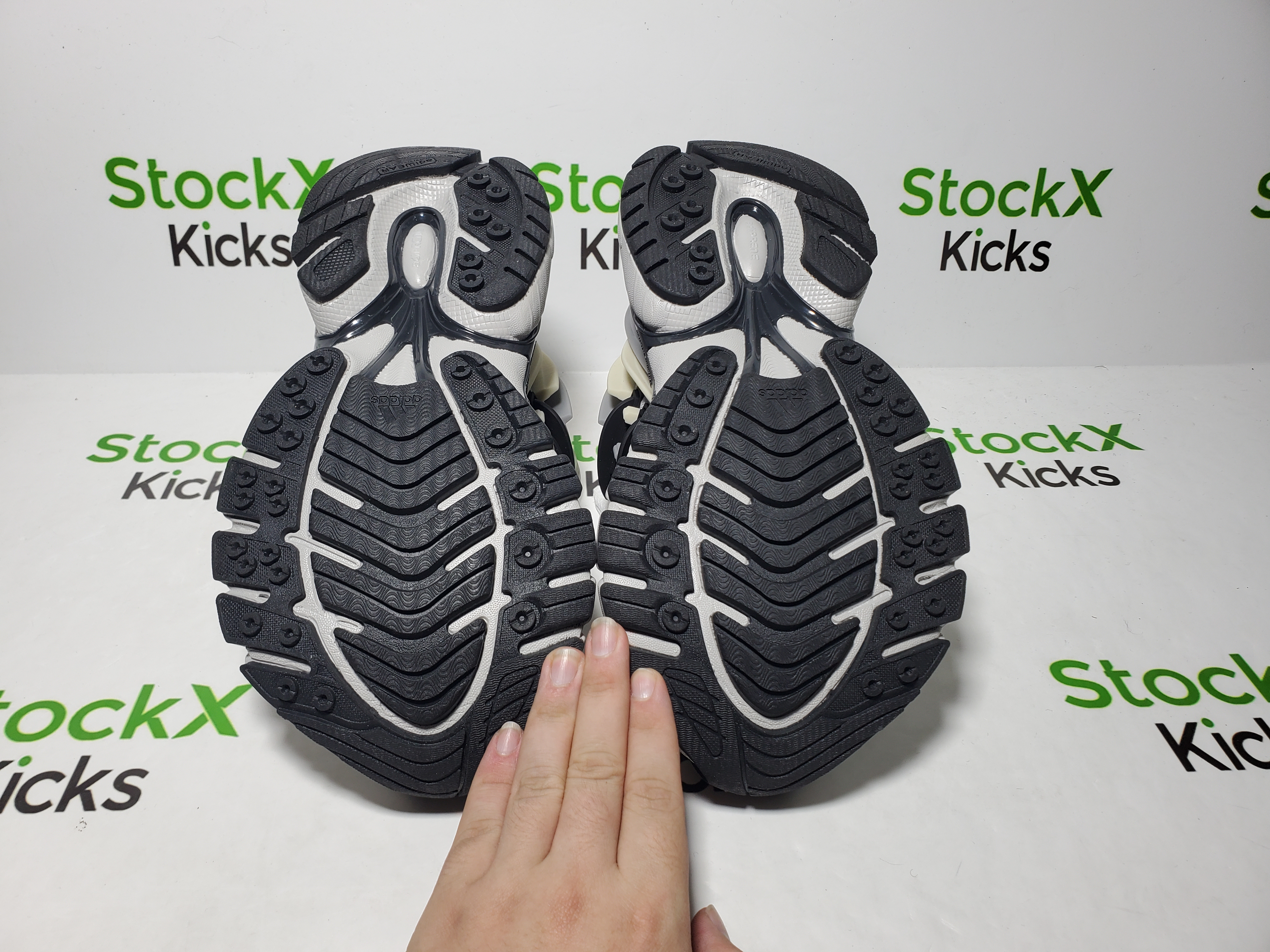 Adidas Adistar Jellyfish Pharrell Williams 'Solid Grey Black' JP9265 review Stockicks 04