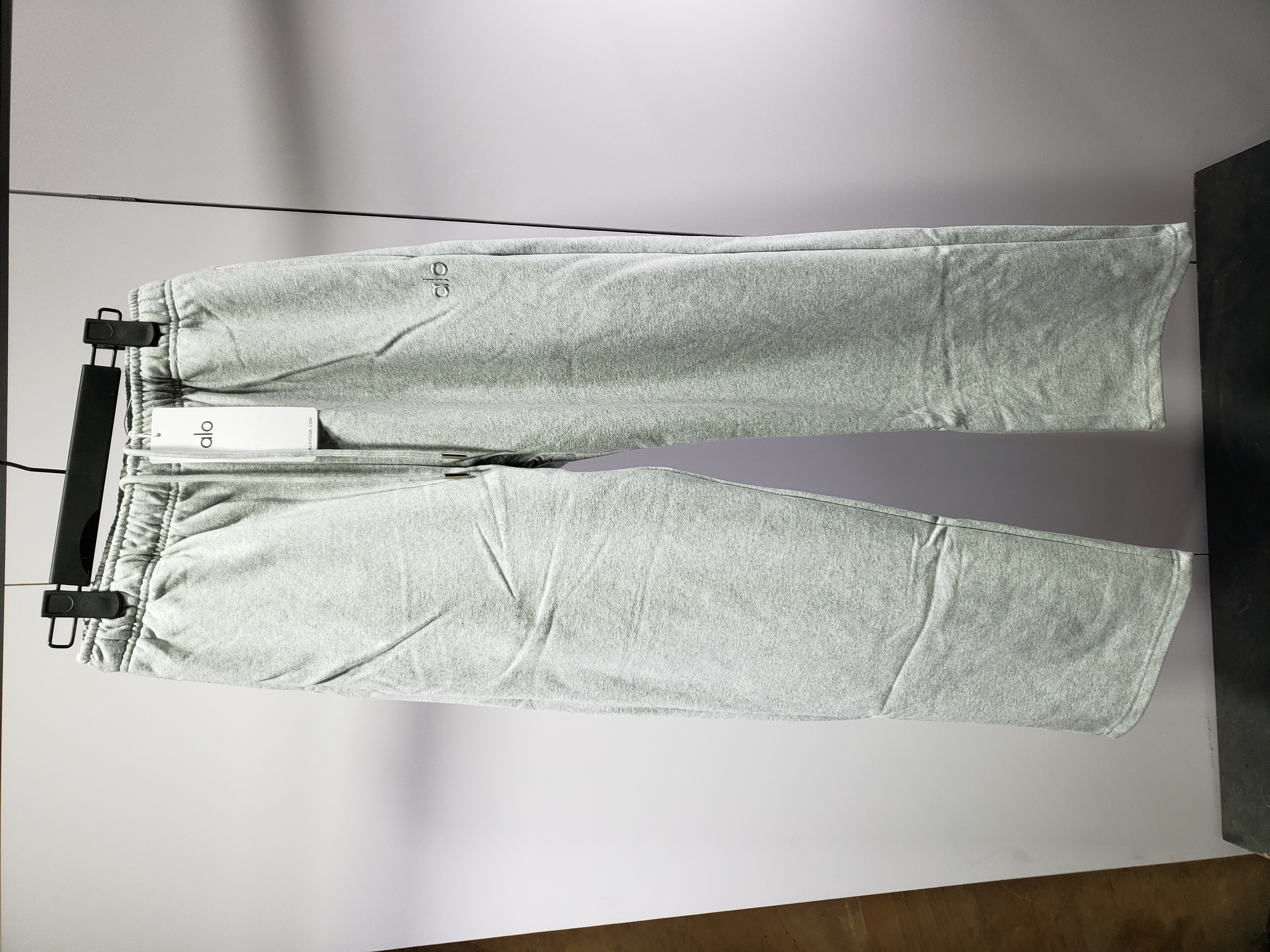 Alo Yoga Accolade Full Zip Grey Tracksuit review Stockicks 05