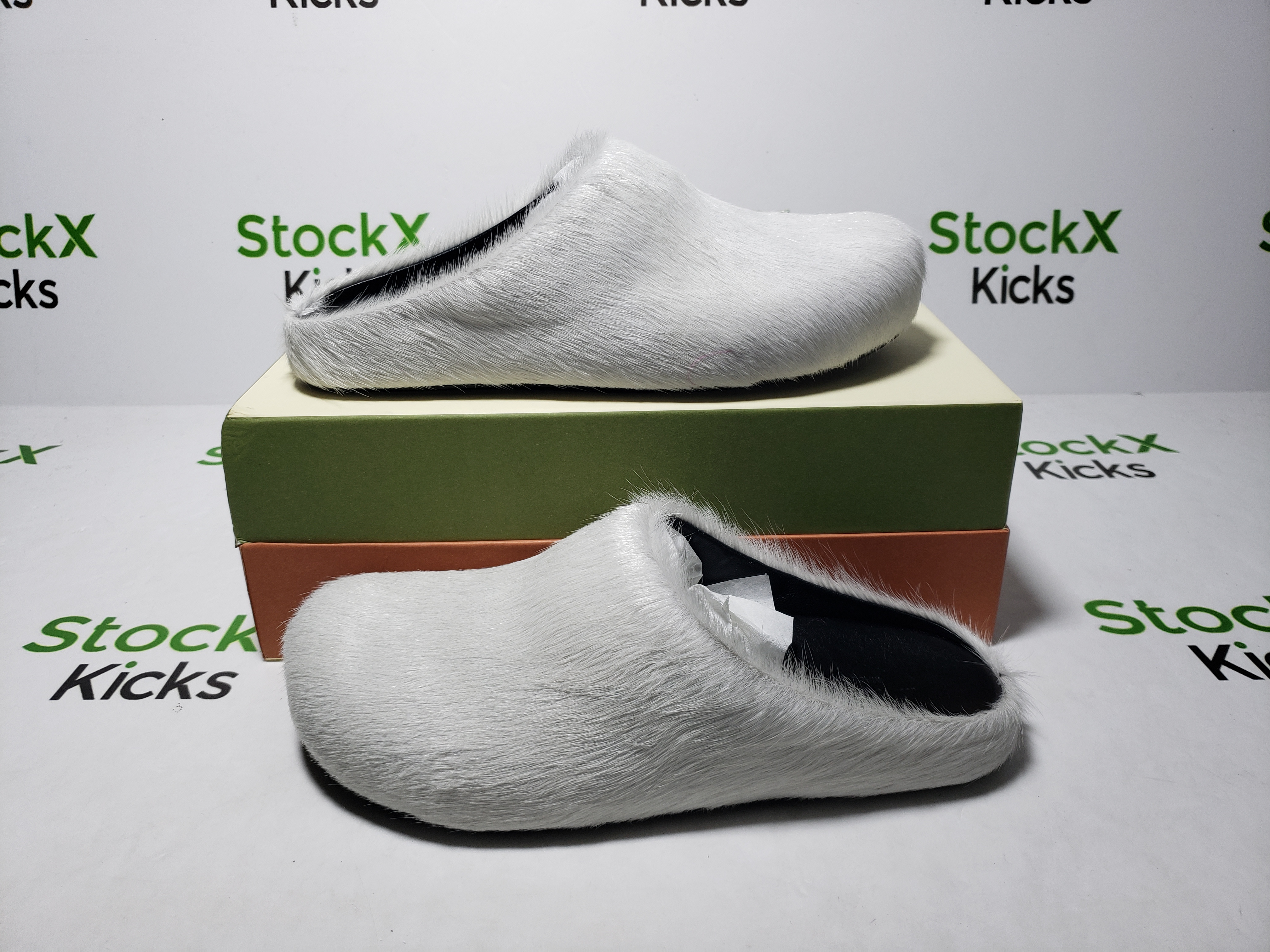 Marni Long-hair Calfskin Fussbett Sabot White SBMR000600P412200W02 review Stockicks 01