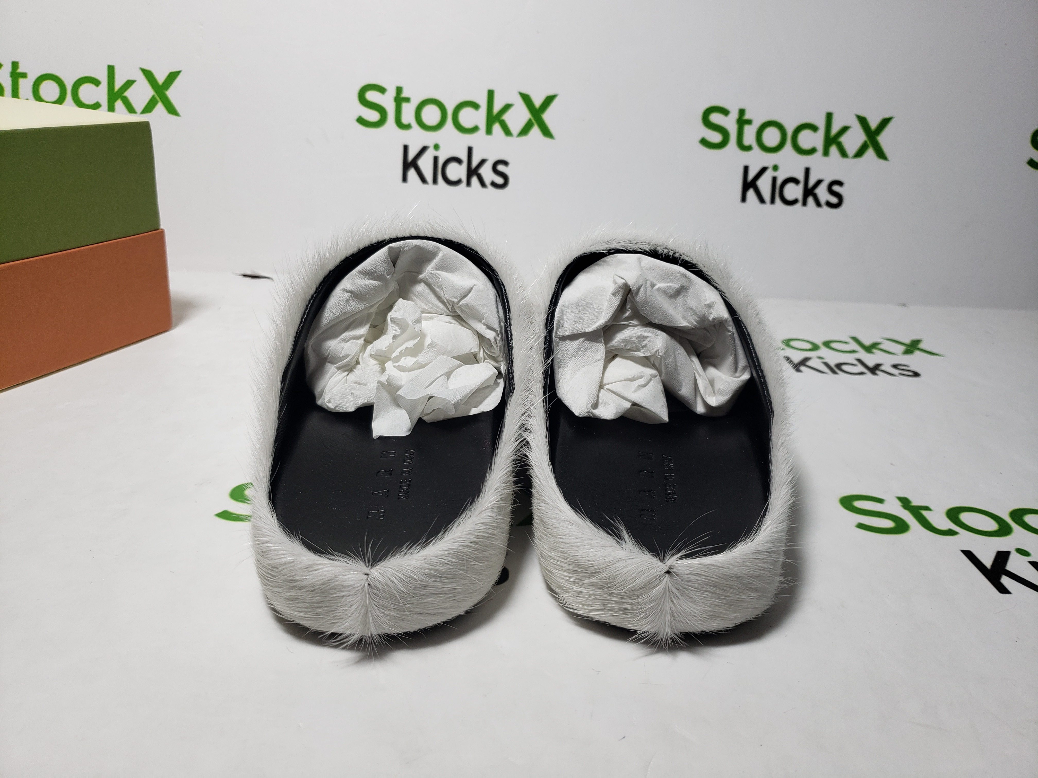 Marni Long-hair Calfskin Fussbett Sabot White SBMR000600P412200W02 review Stockicks 03