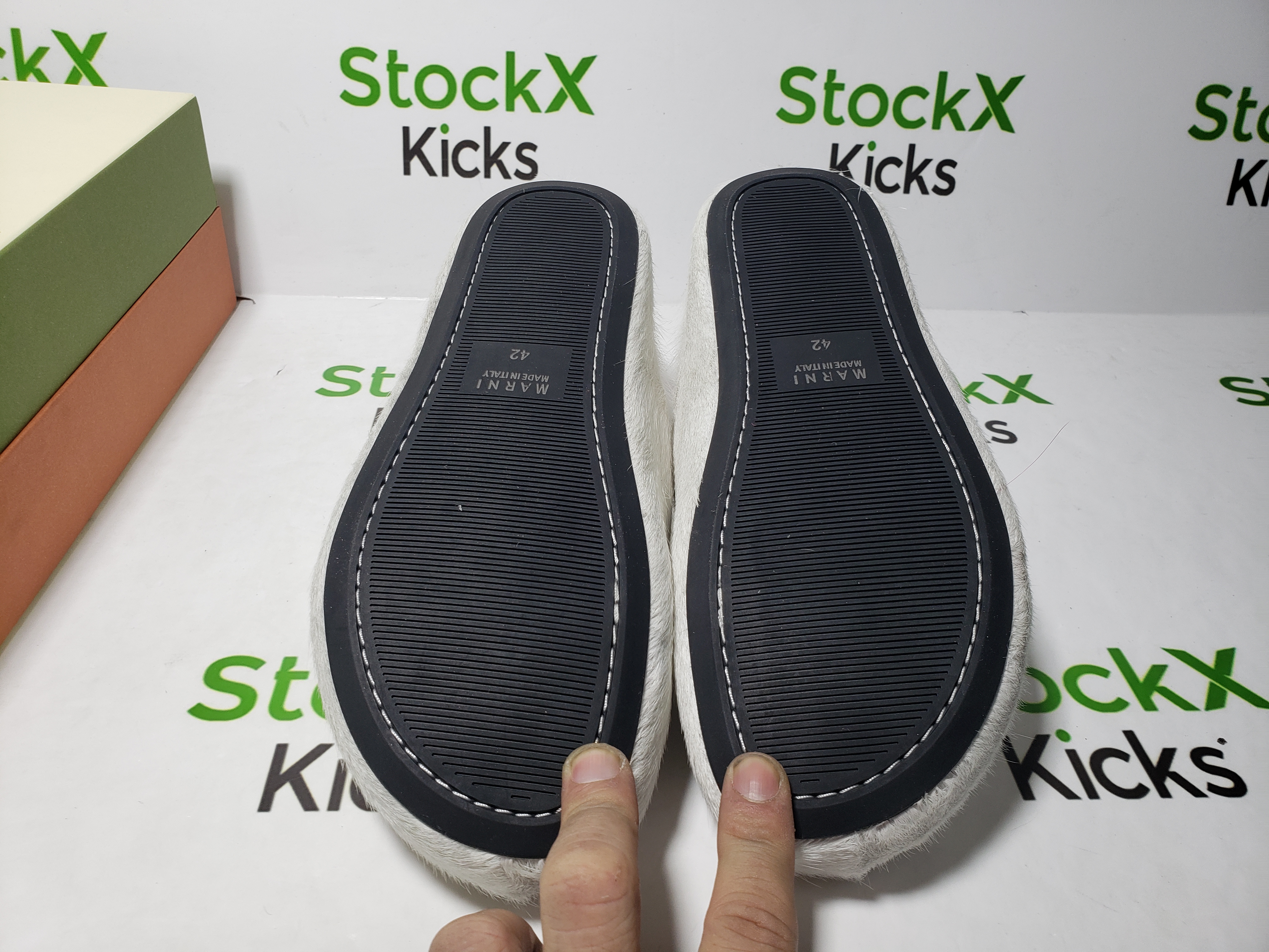 Marni Long-hair Calfskin Fussbett Sabot White SBMR000600P412200W02 review Stockicks 05