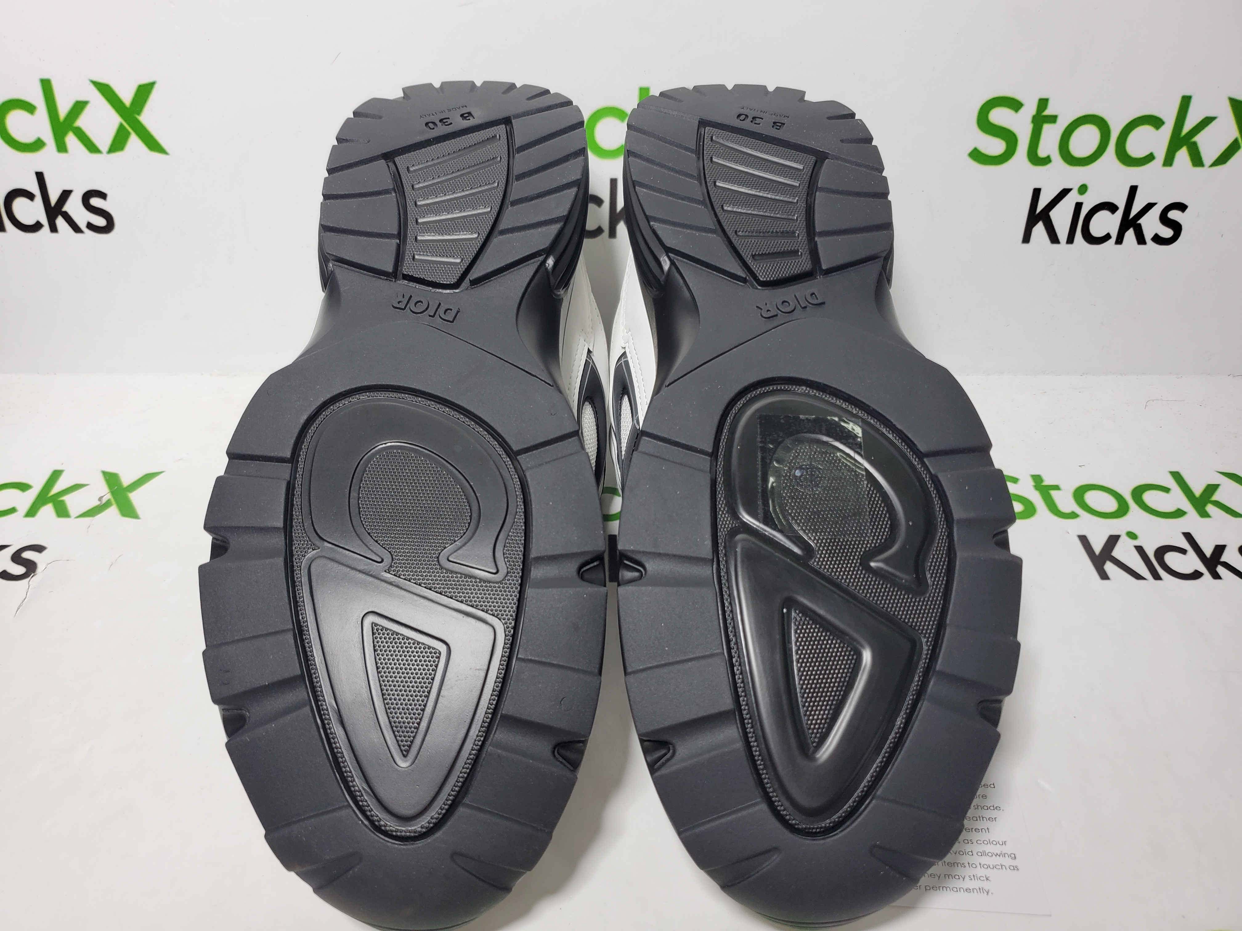 Dior B30 Countdown Sneaker ‘Panda White And Black’ review Stockicks 04