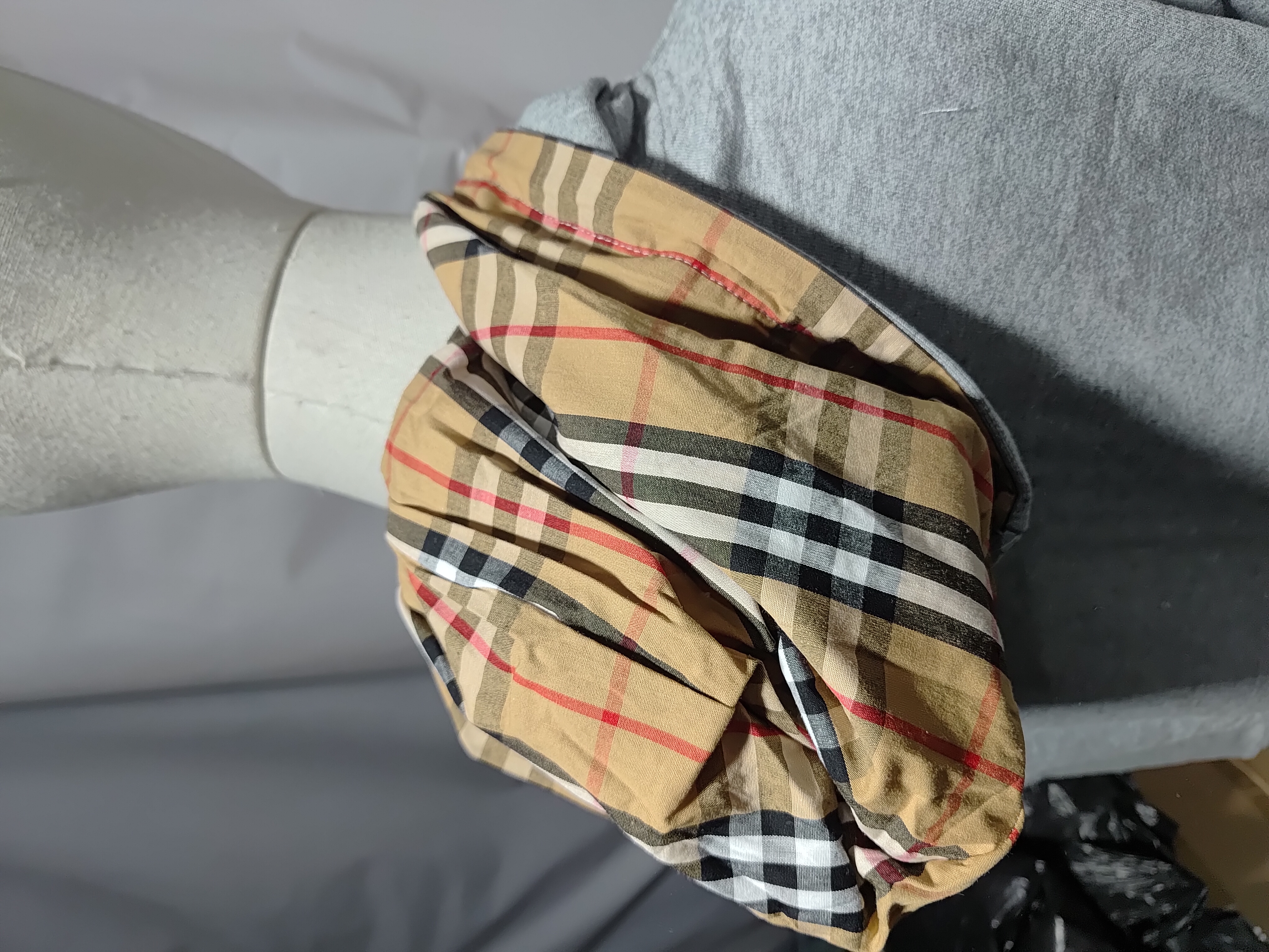 Burberry Embroidered Grey EKD Zip Hoodie Grey CK WH2202024020 review Stockicks 04