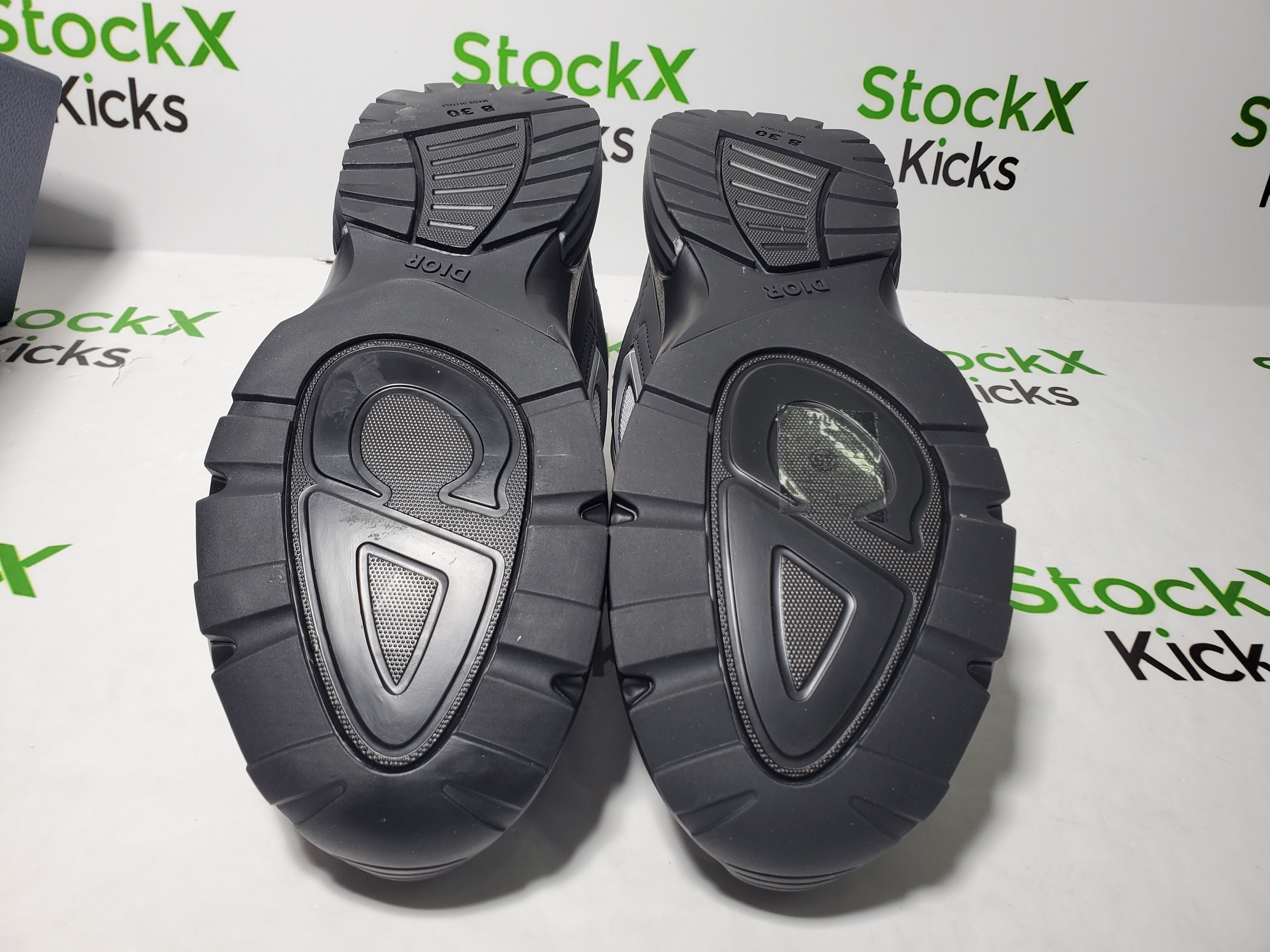 Dior B30 Sneakers Dark Grey 3SN27ZIR-16536 review Stockicks 05