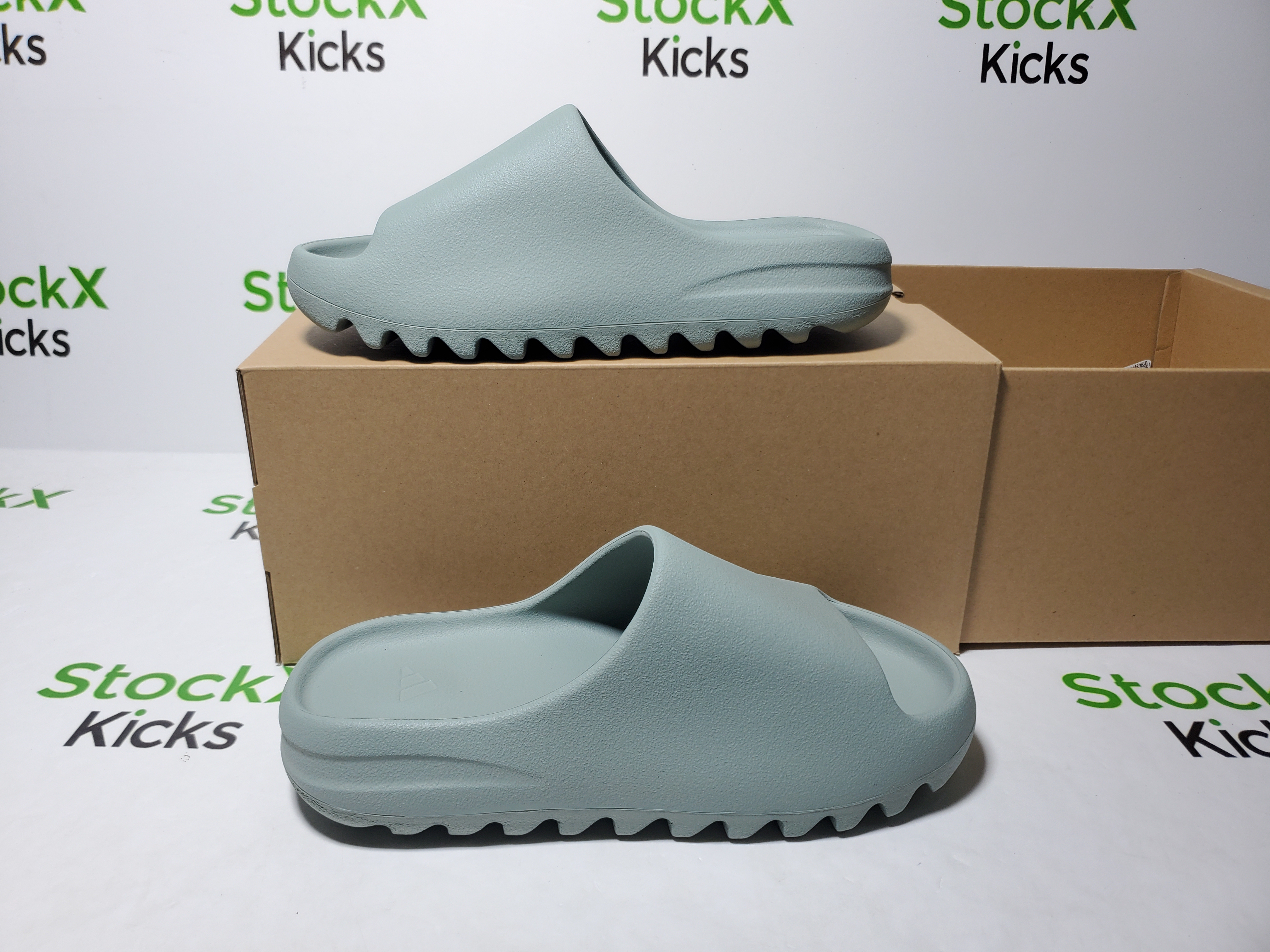 PK God Batch adidas Yeezy Iight Grayish Green ID5480 review Stockicks 01