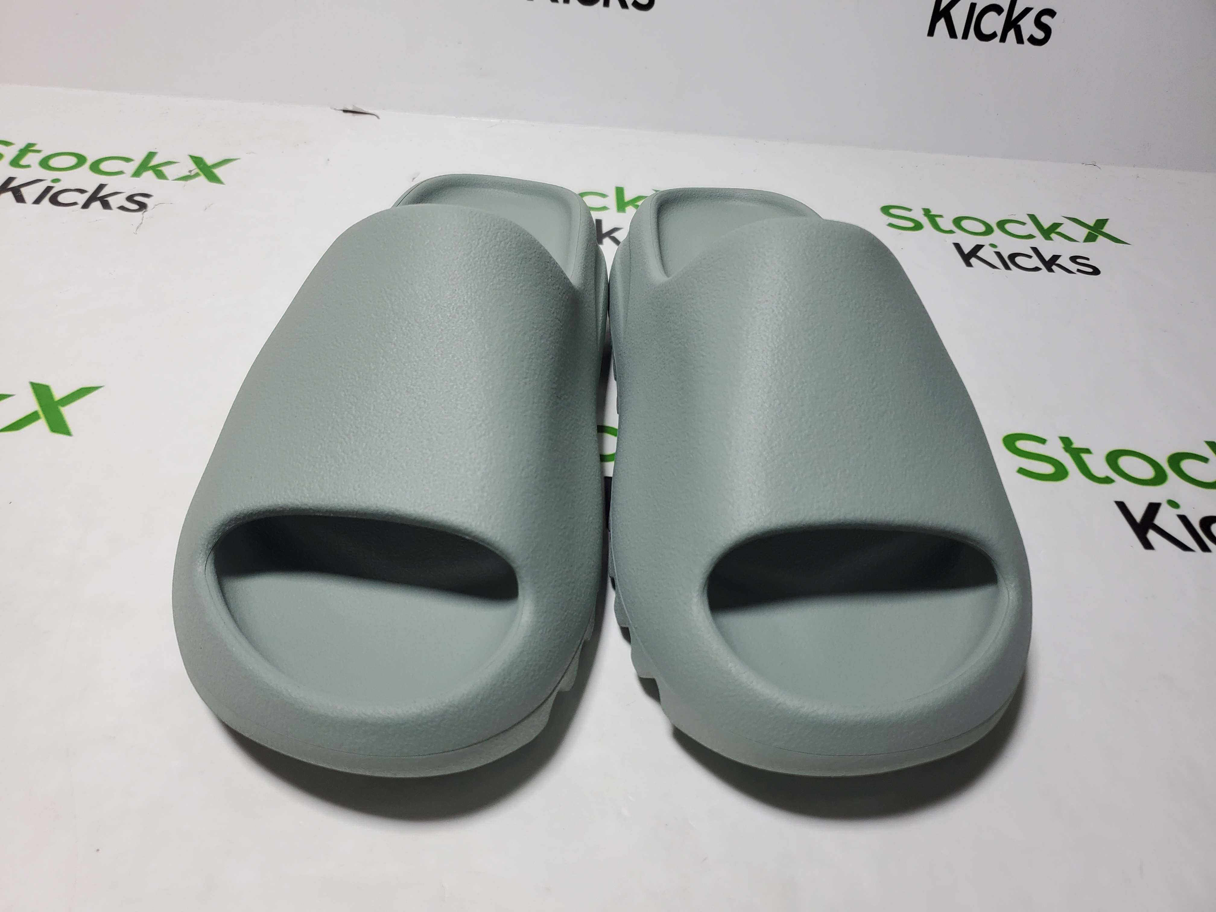 PK God Batch adidas Yeezy Iight Grayish Green ID5480 review Stockicks 04