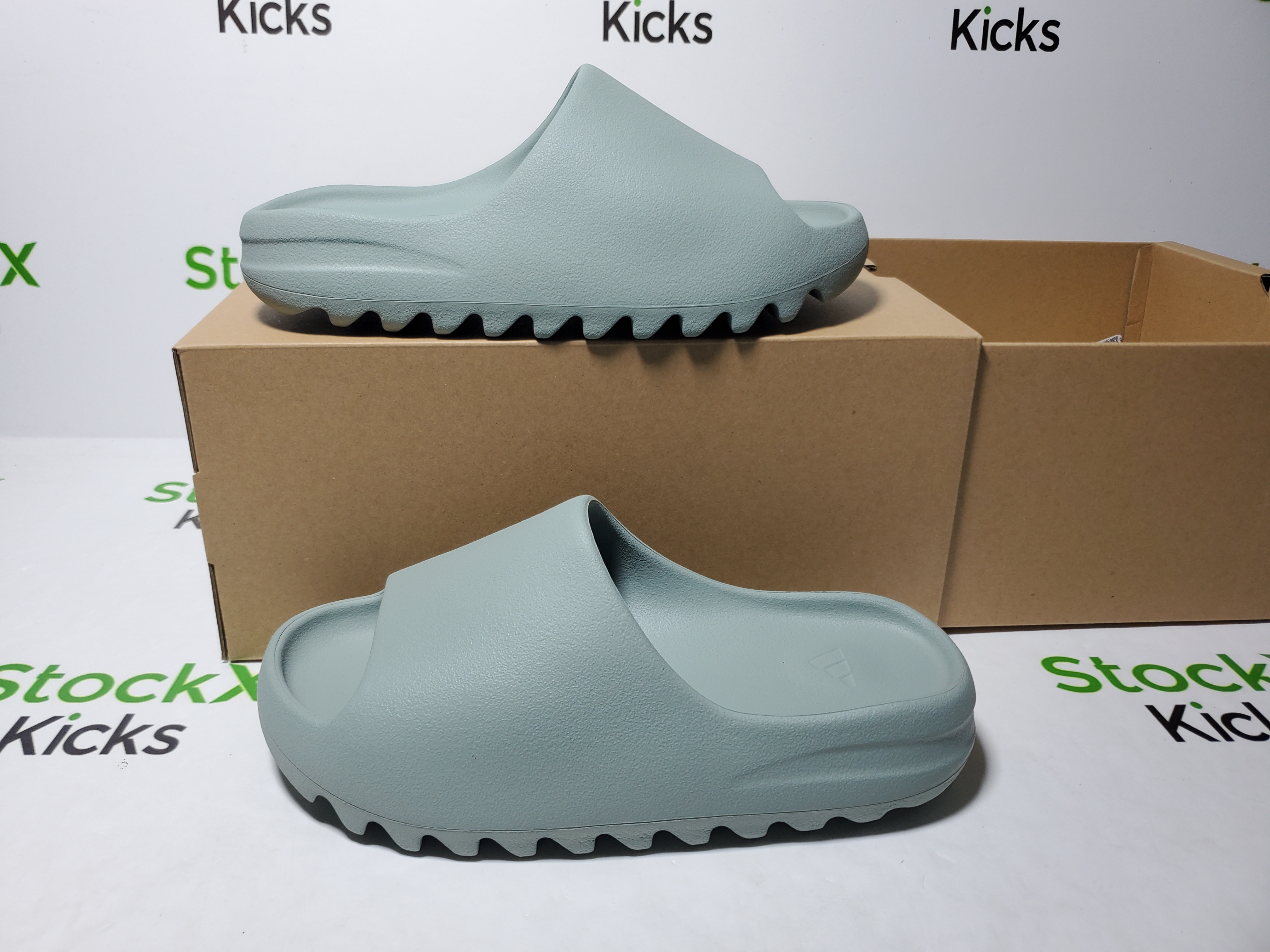 PK God Batch adidas Yeezy Iight Grayish Green ID5480 review Stockicks 02