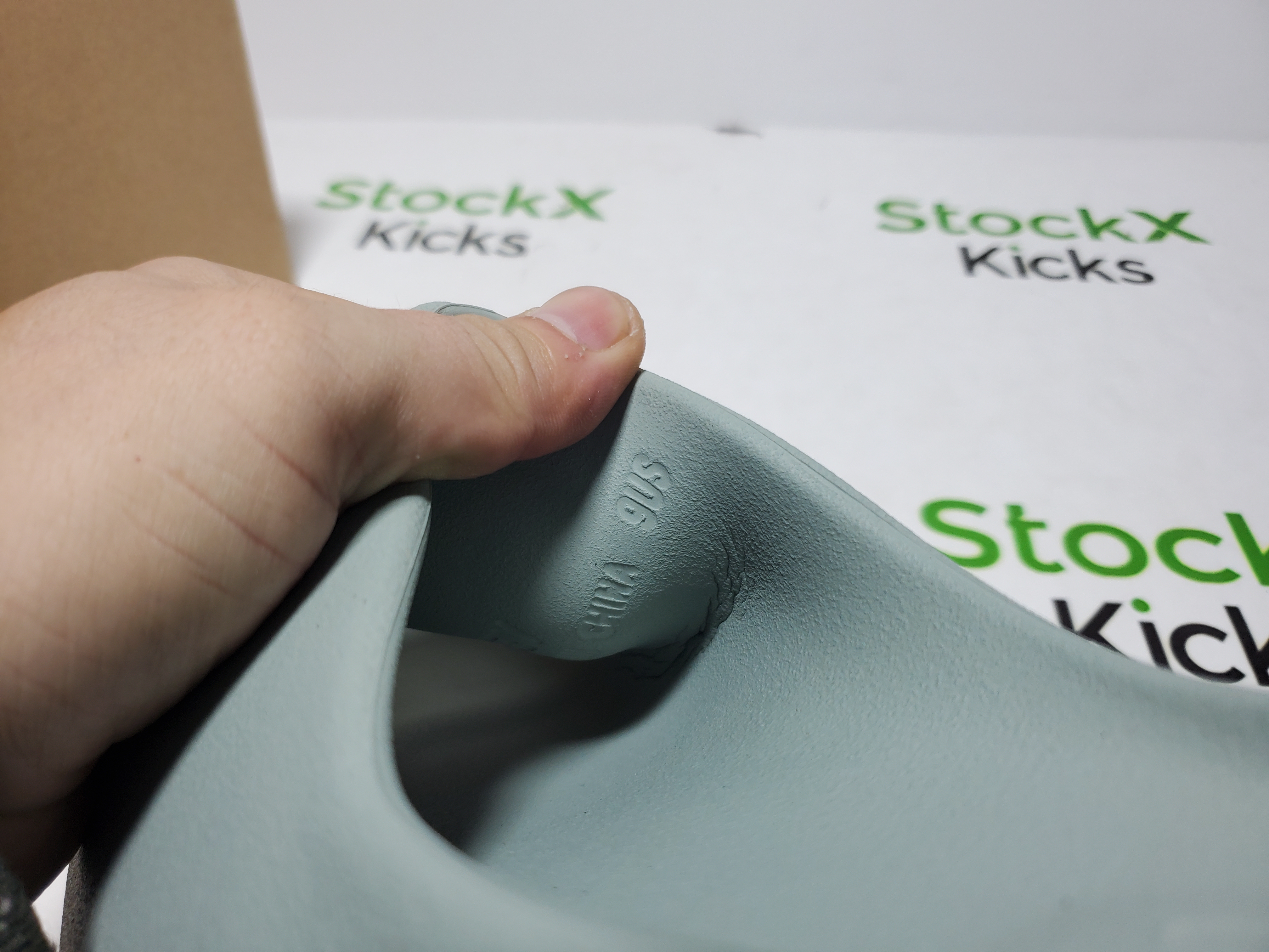 PK God Batch adidas Yeezy Iight Grayish Green ID5480 review Stockicks 06