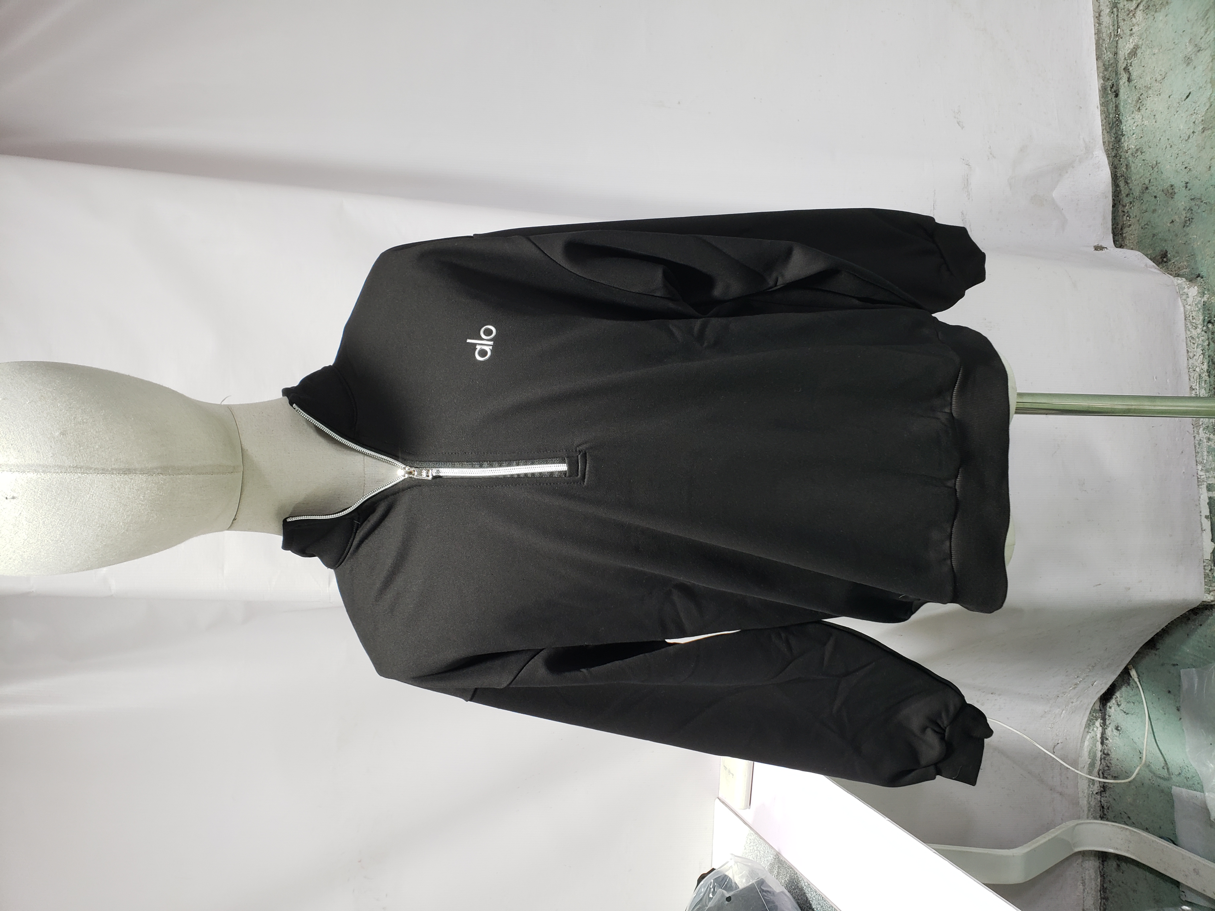 Alo Yoga Accolade Full Zip Black Tracksuit review Stockicks 01