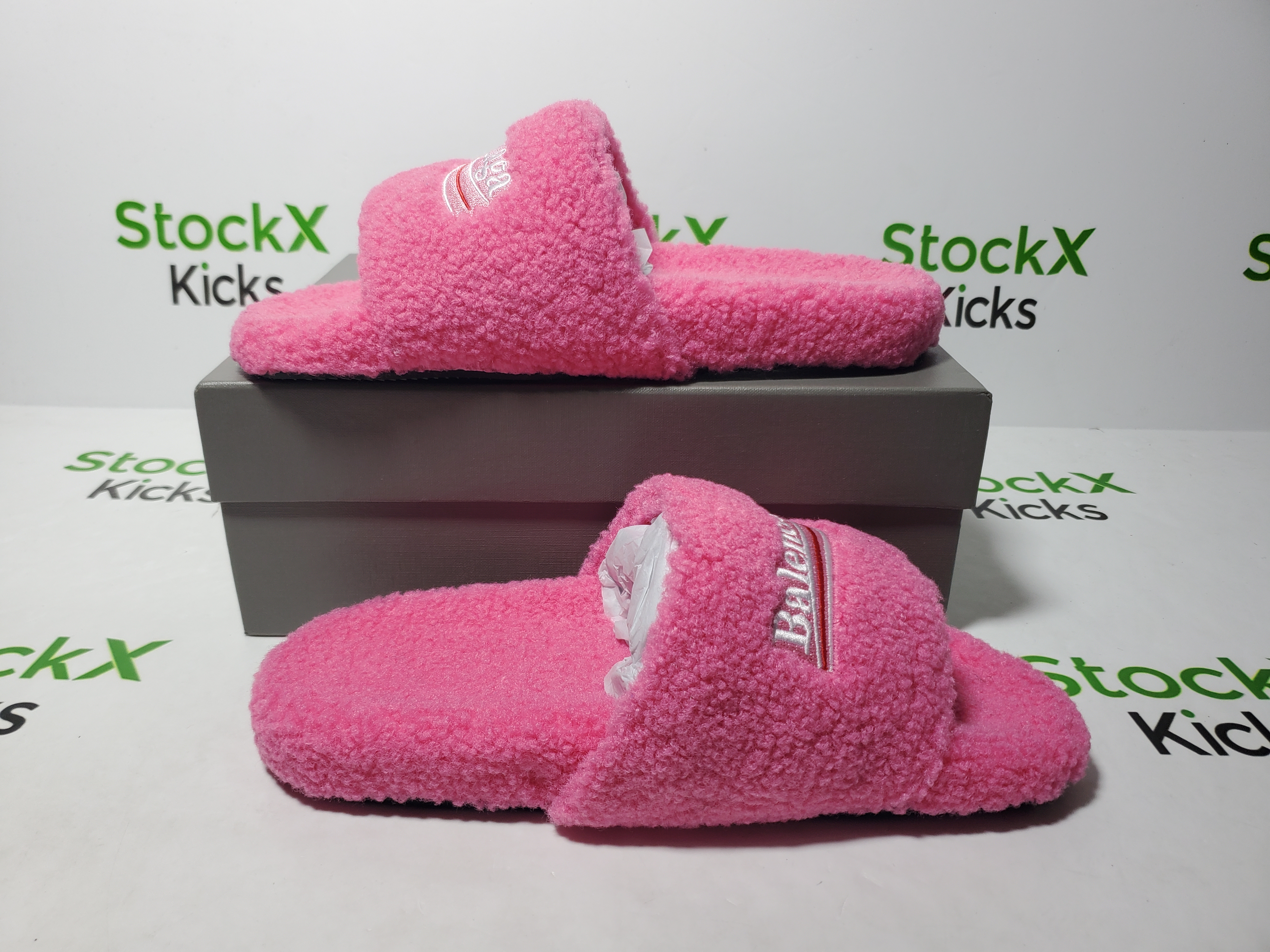 Balenciaga Furry Slide Pink CK 654261WBDZ05096 review Stockicks 01
