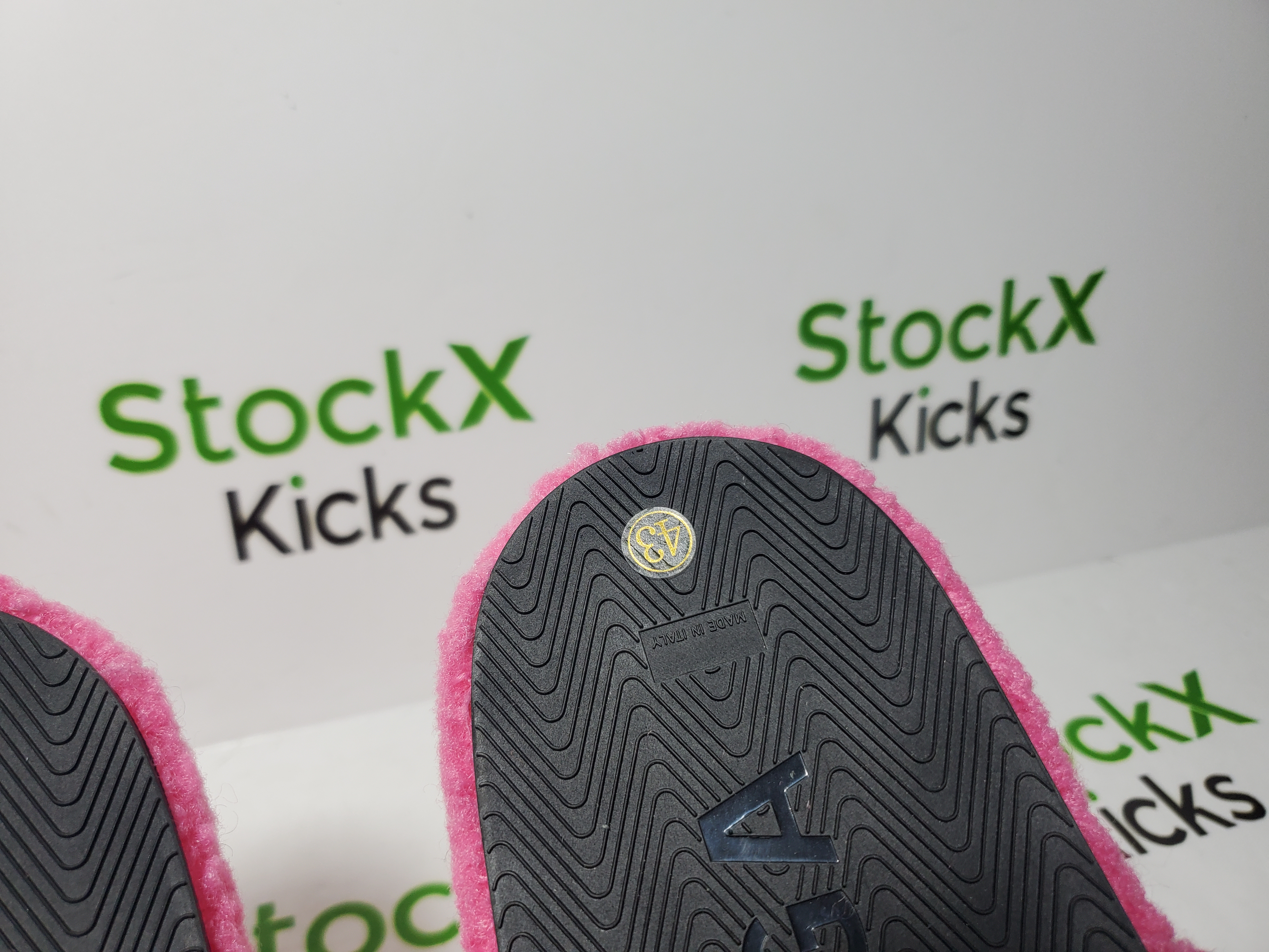 Balenciaga Furry Slide Pink CK 654261WBDZ05096 review Stockicks 06