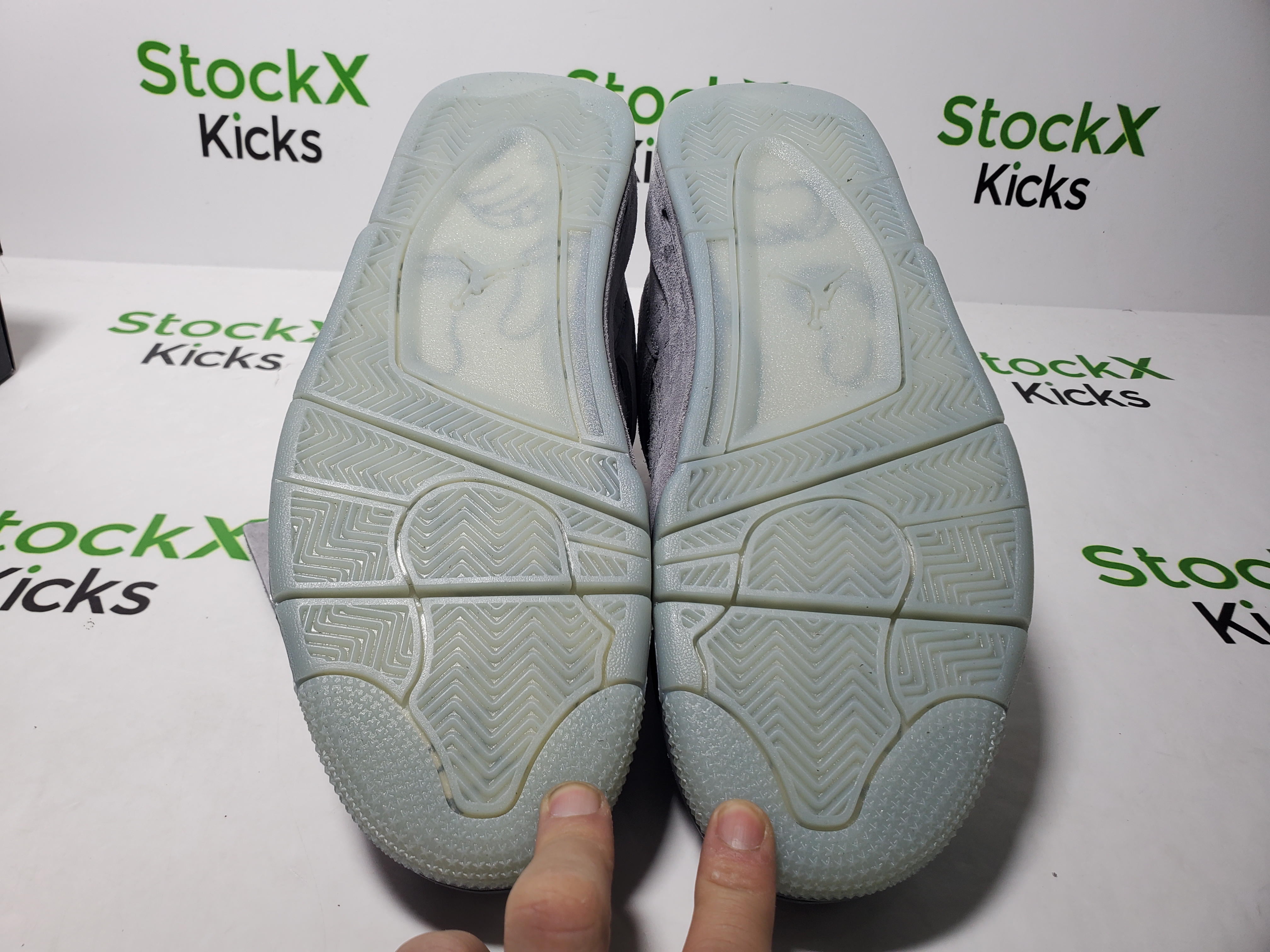 PK God Batch Air Jordan 4 Retro Kaws  930155-003 review Stockicks 05