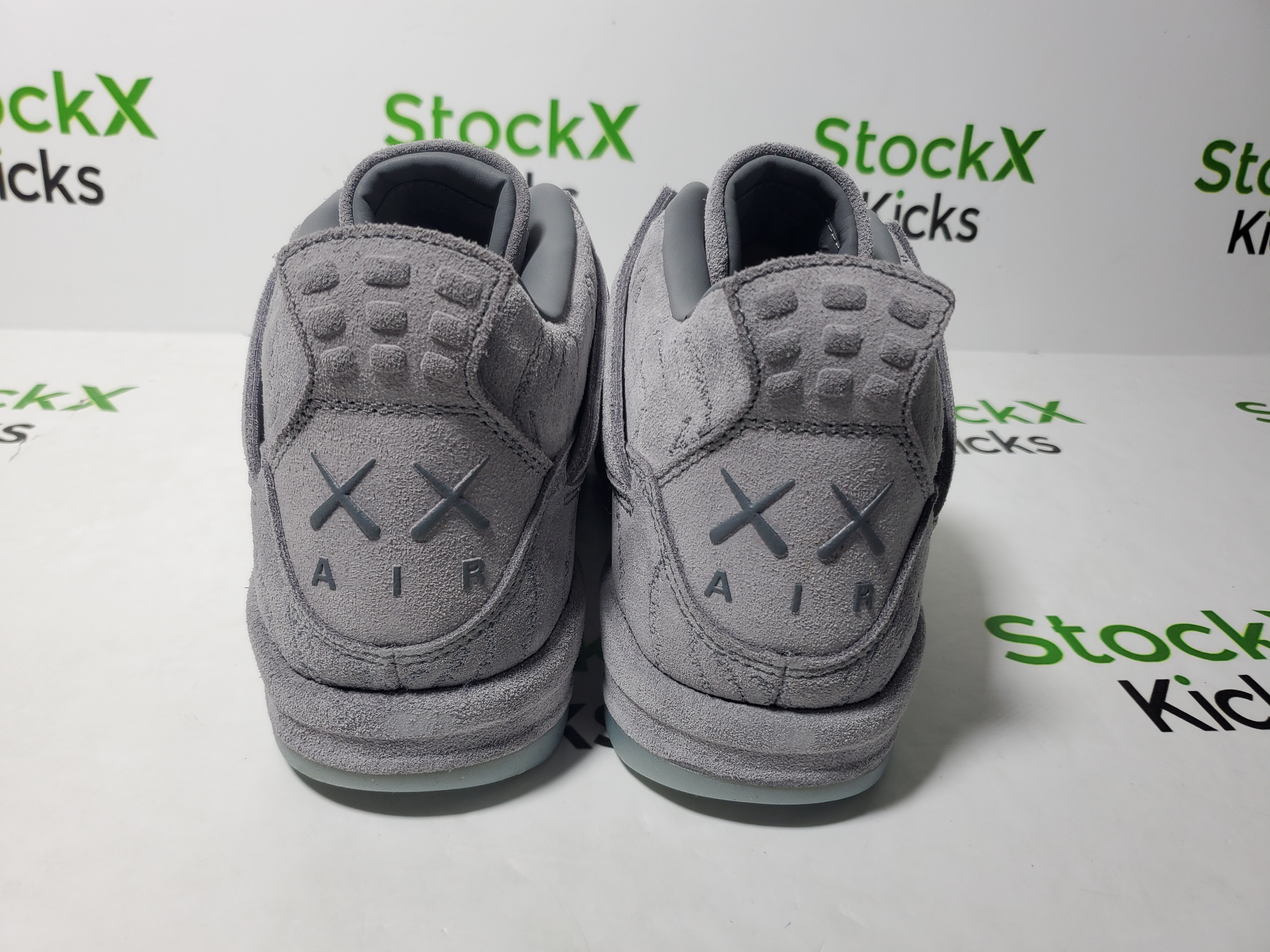 PK God Batch Air Jordan 4 Retro Kaws  930155-003 review Stockicks 03